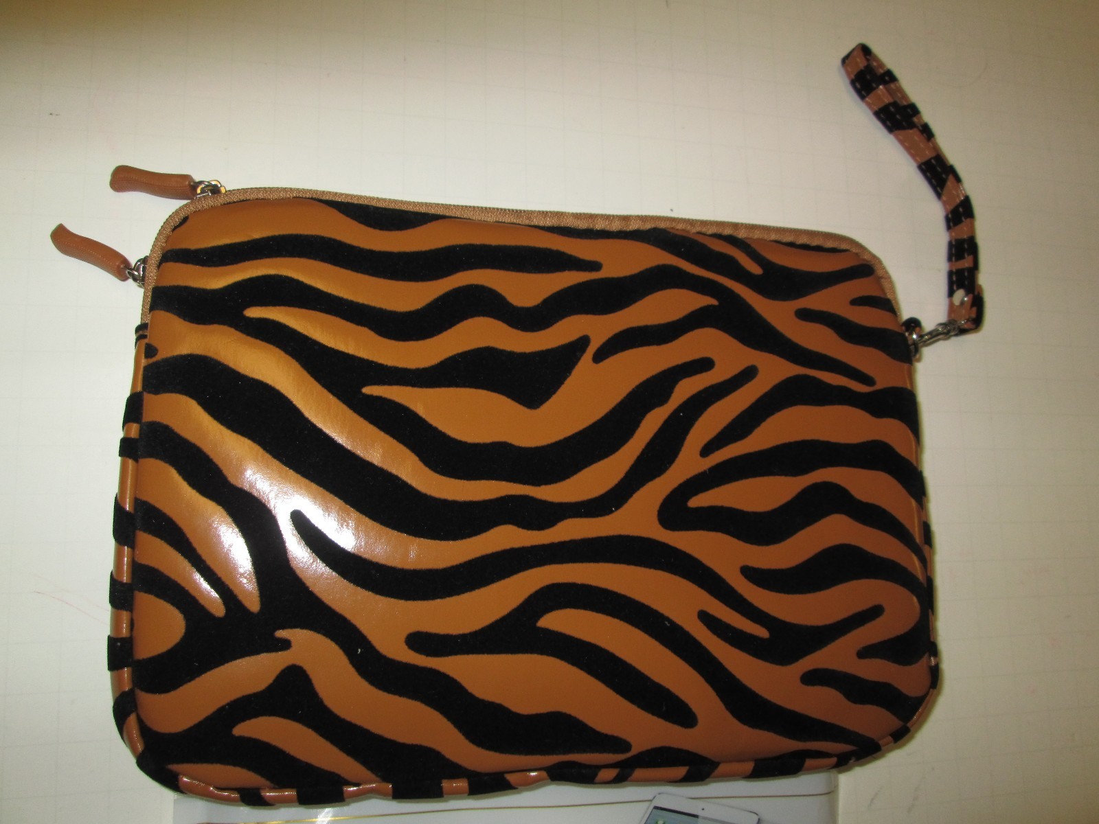 Elite Universal Double Zip Fashion Skin Case, 8", Blac/Brown Zebra NWT