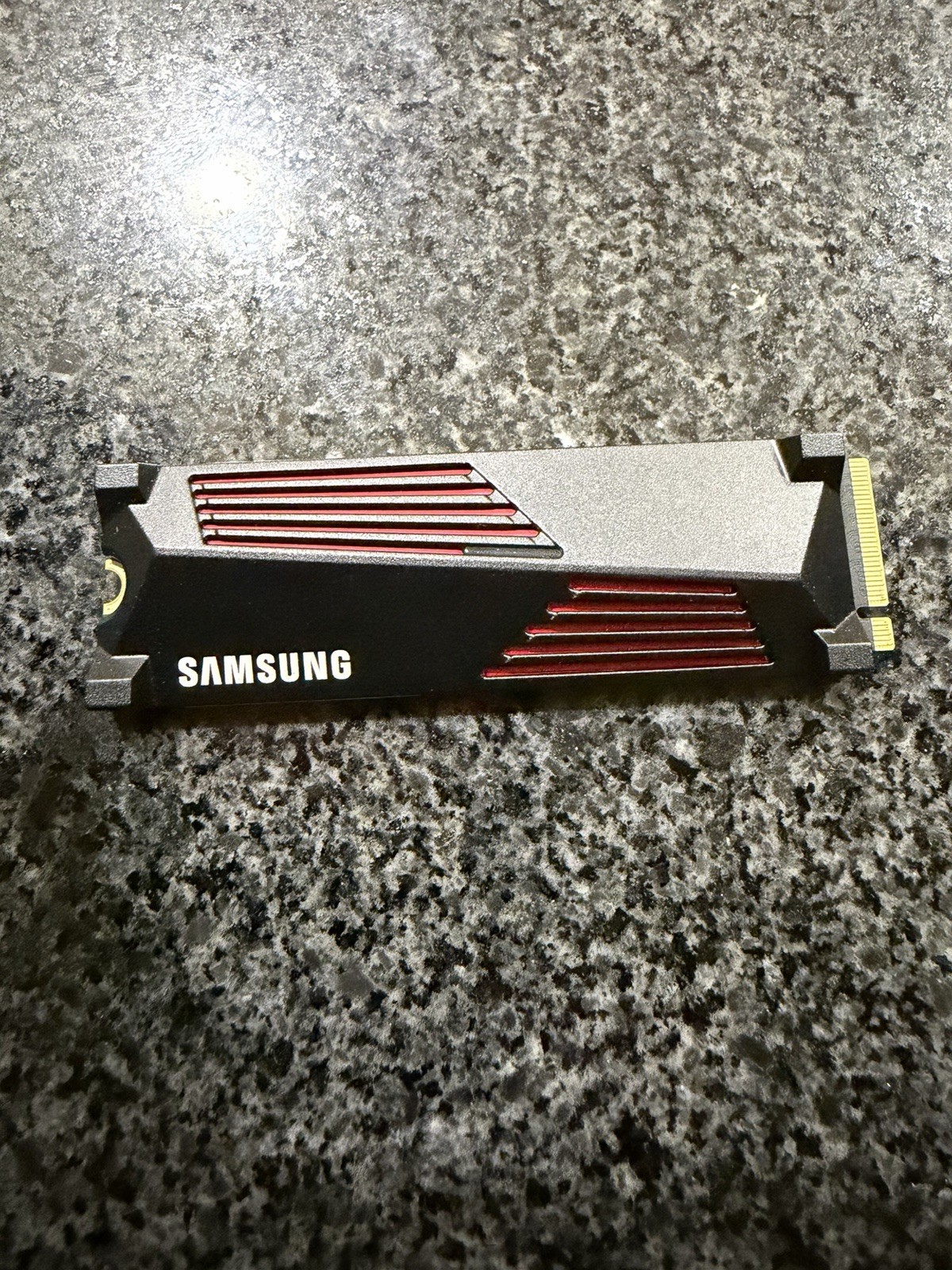 Samsung 990 PRO 2TB NVMe M.2 PCIe Gen 4.0 2280 SSD w/ Heatsink (MZ-V9P2T0)