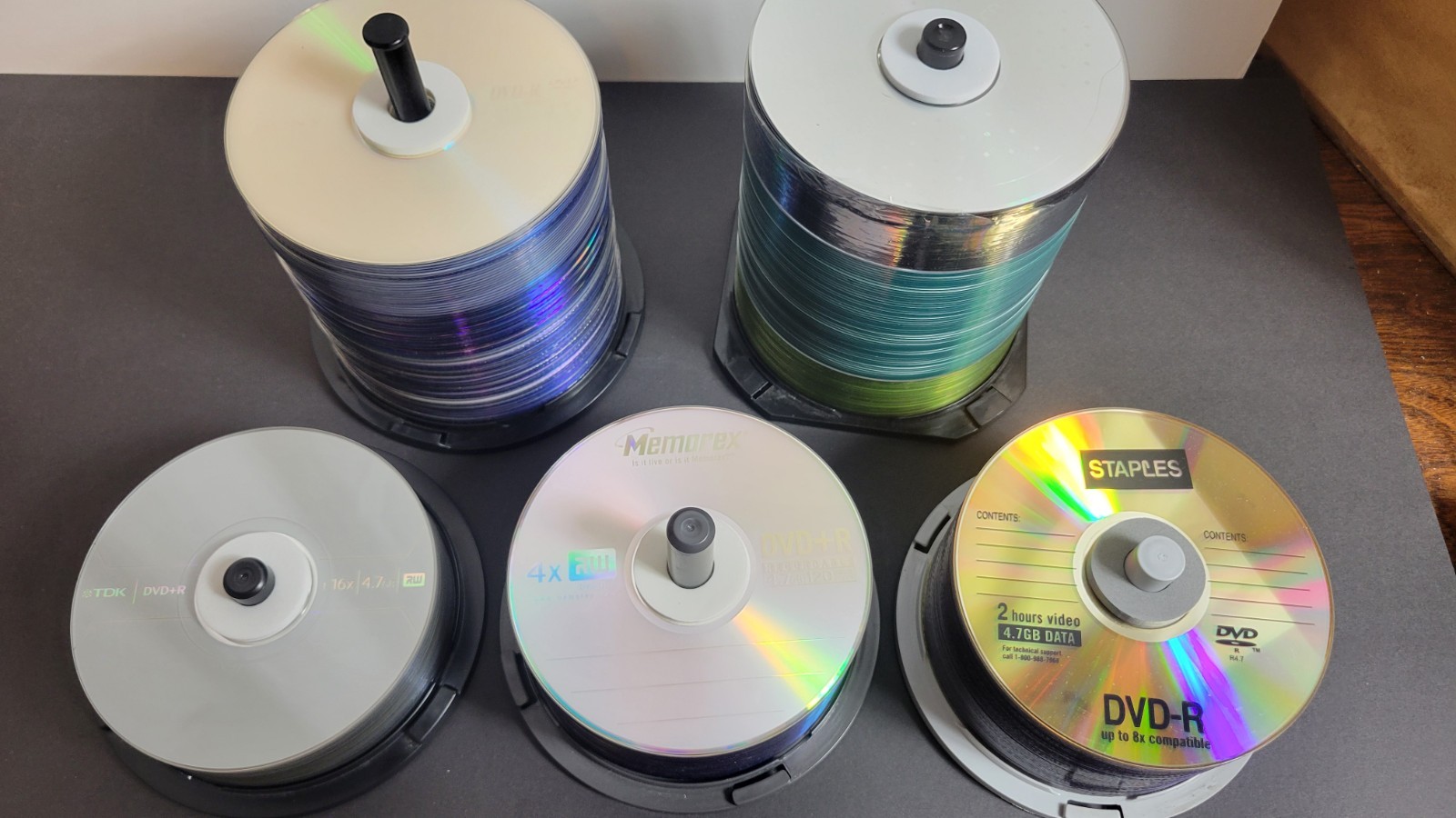 Lot of Blank Media Discs – DVD-R / DVD+R / CD-RW – Sony, TDK, Memorex, Staples –