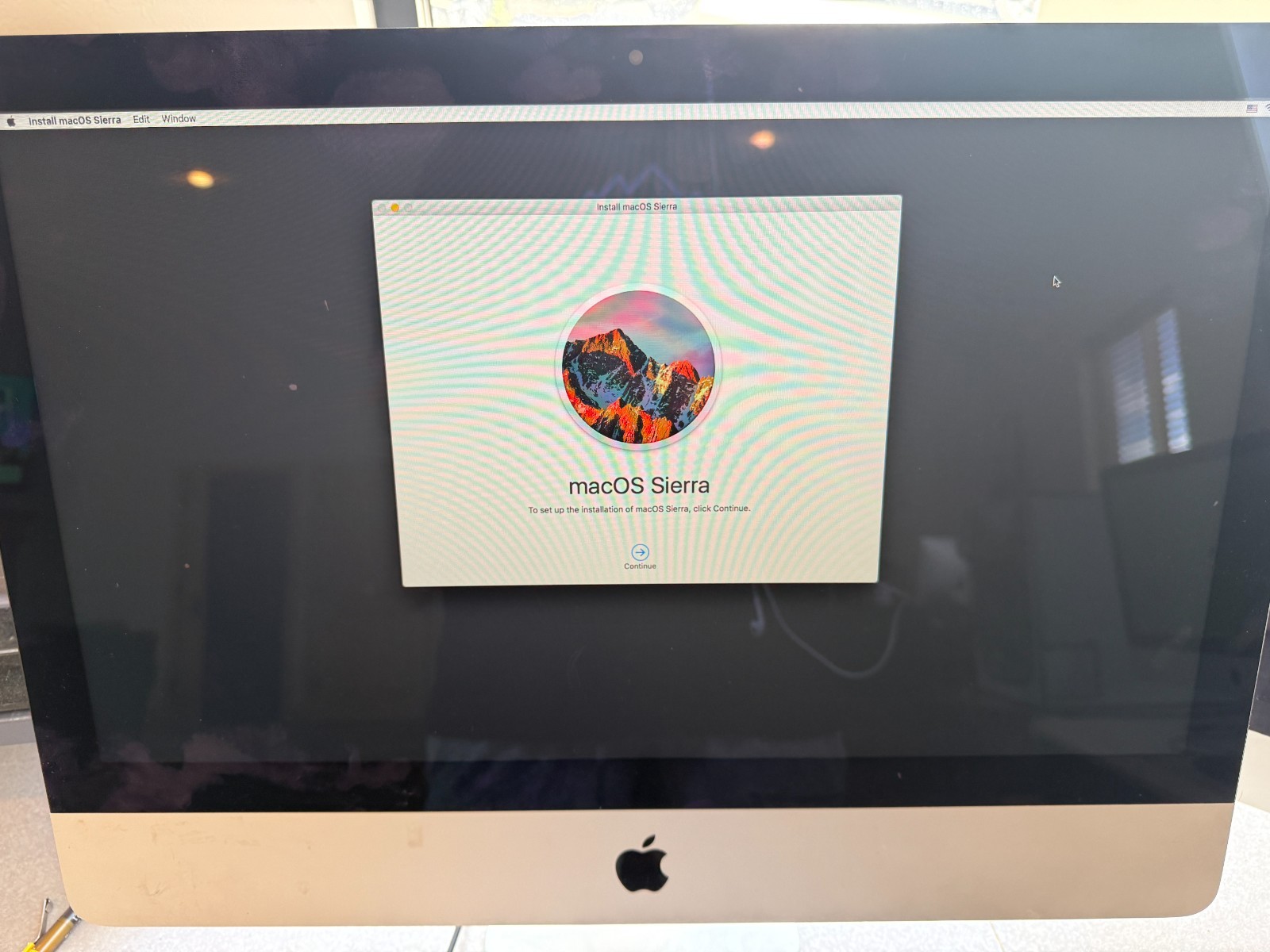 iMac 21.5 inch - Late 2012 2.7 GHz Intel Core i5 8 GB NVIDIA GeForce GT 640M