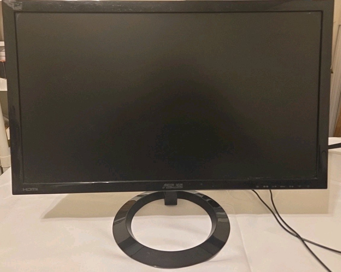 ASUS VE228H 21.5" Full HD 1920 x 1080 LED Monitor VGA, HDMI, DVI, w / Speakers