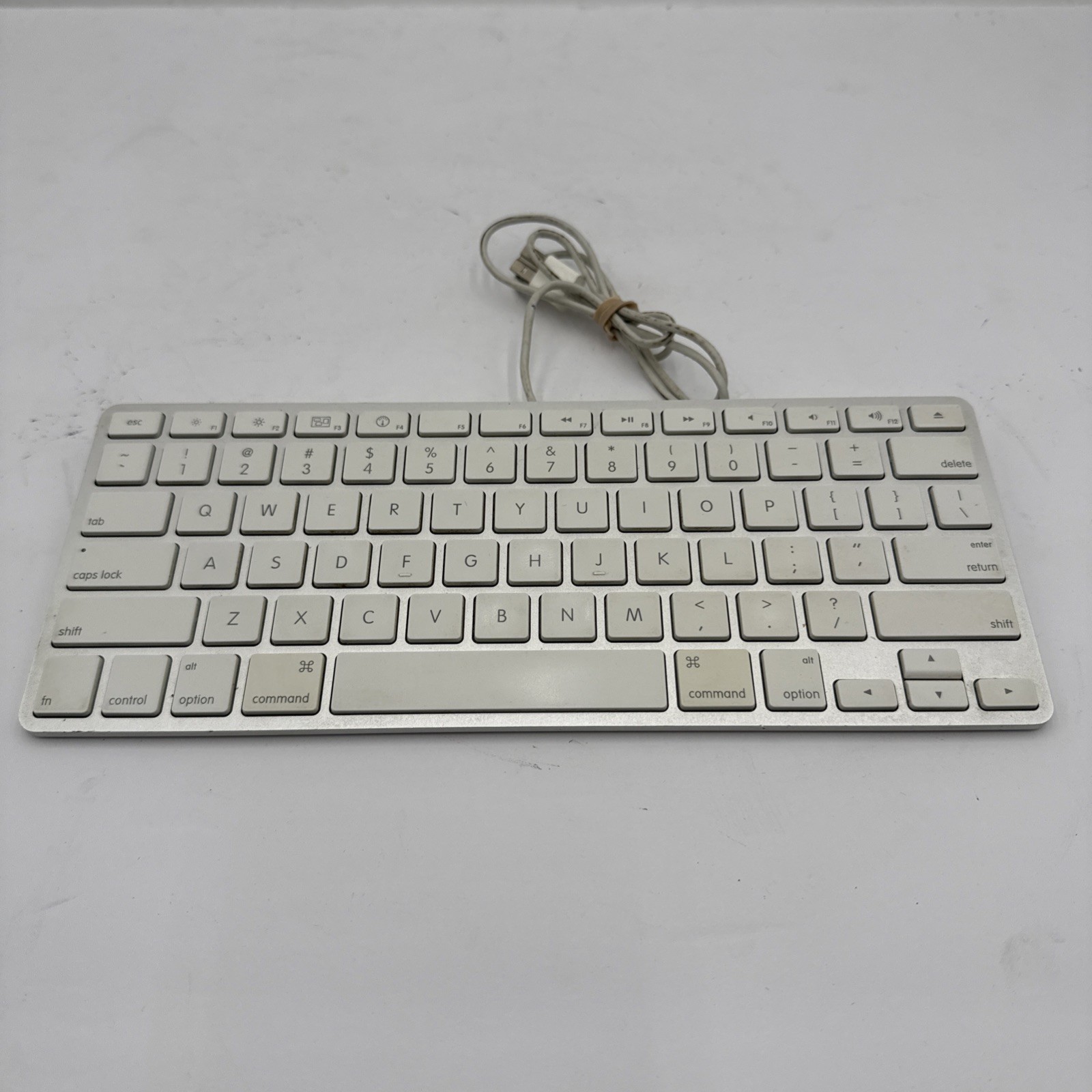 E4 Apple Wired Keyboard A1242 Compact Silver/White Aluminum Usb Ports Tested
