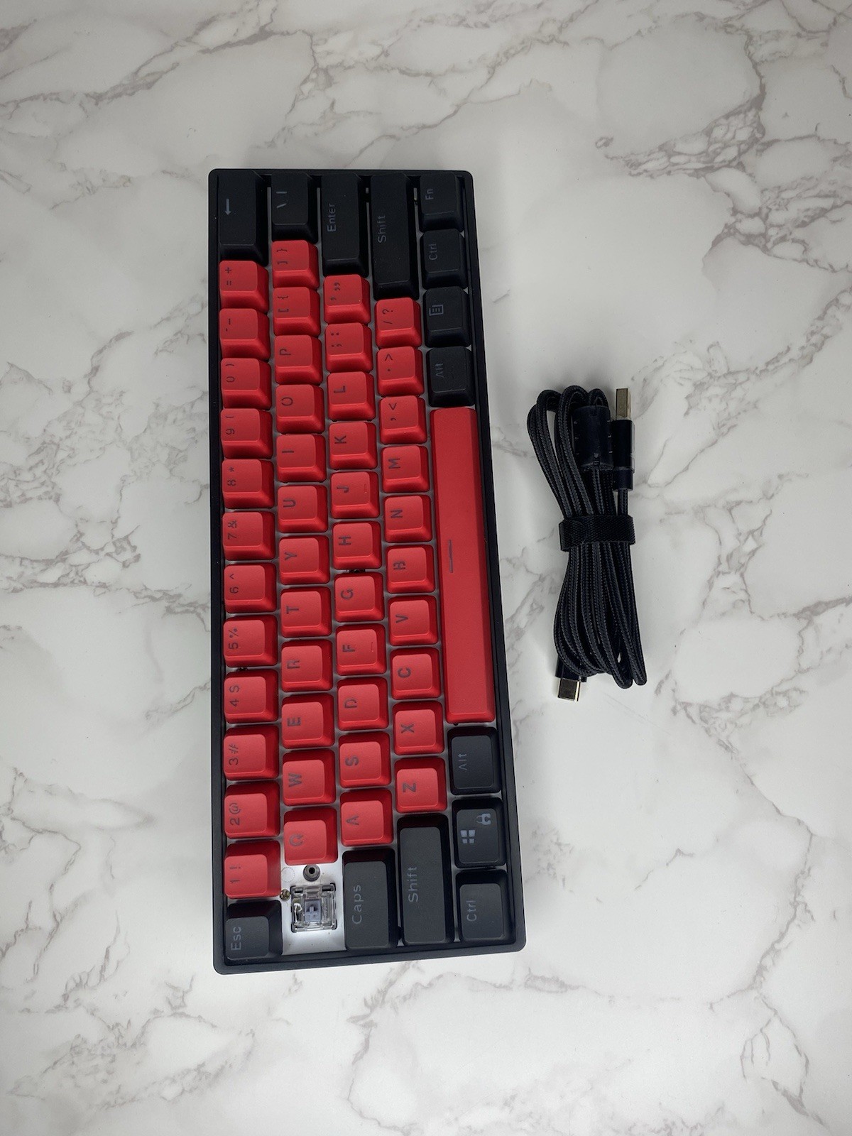 Kraken Pro 60 Gaming Keyboard  Missing One Button