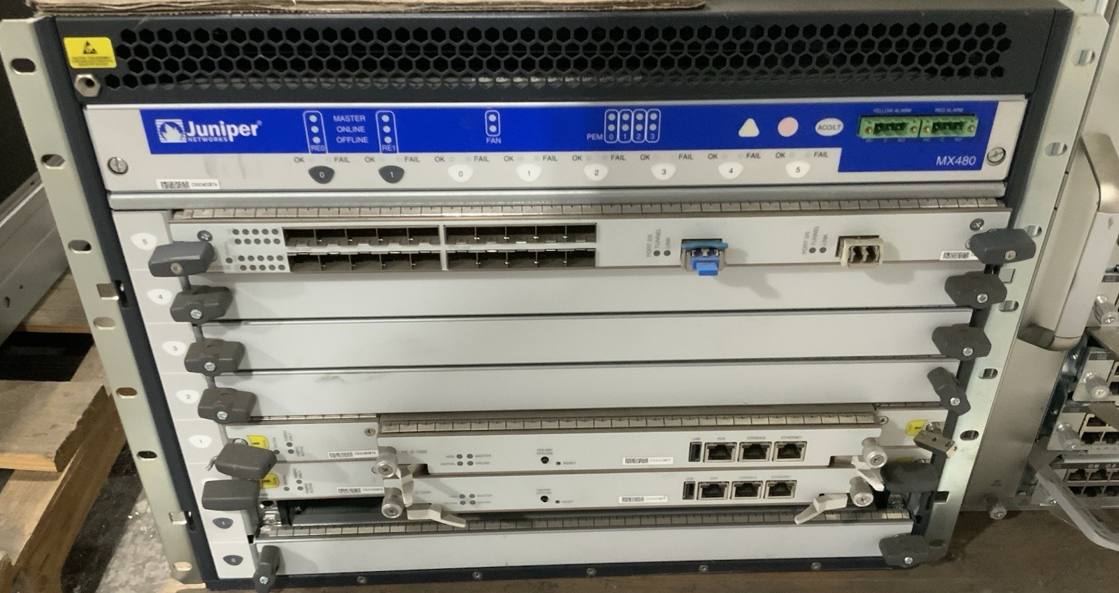 Juniper MX480 Router w/ 2x RE-S-1300 & DPCE-R-20GE-2XGE 2x AC PSU 740-063046