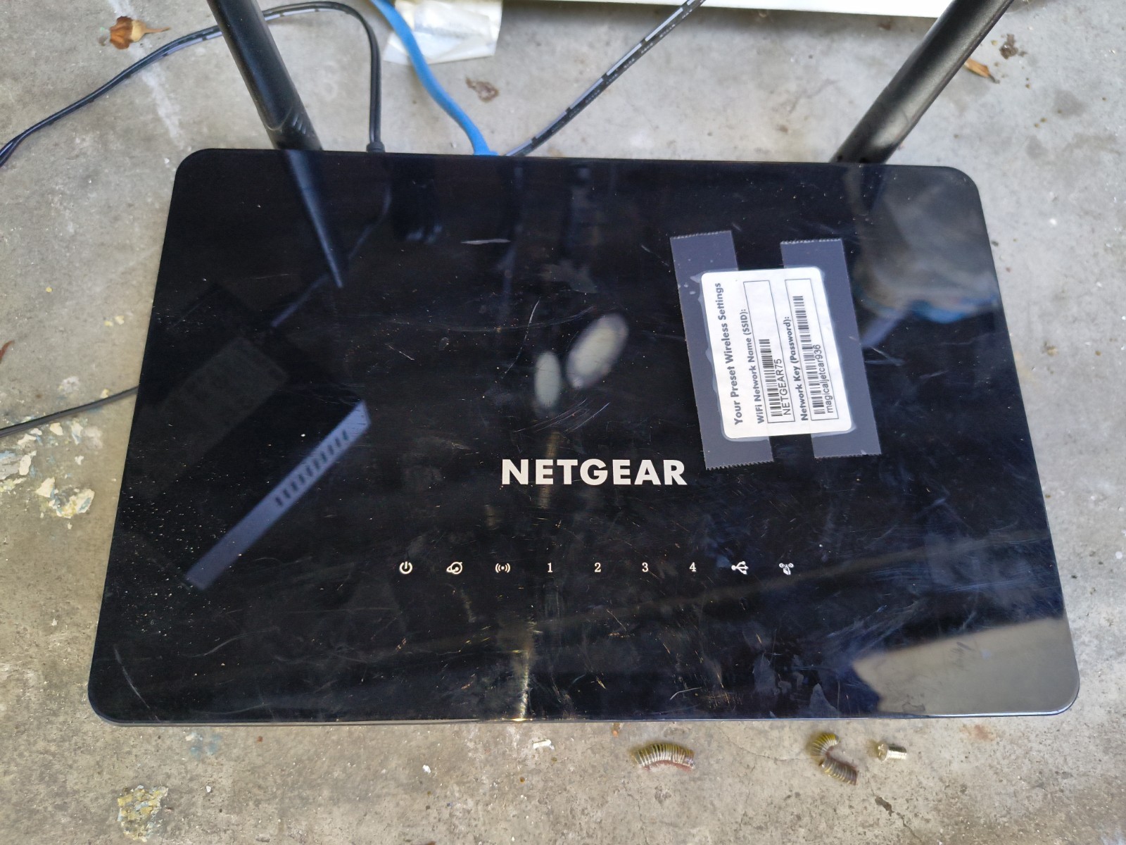 Netgear AC1200 Smart Wifi Router And ProSafe Gigabit Switch GS105