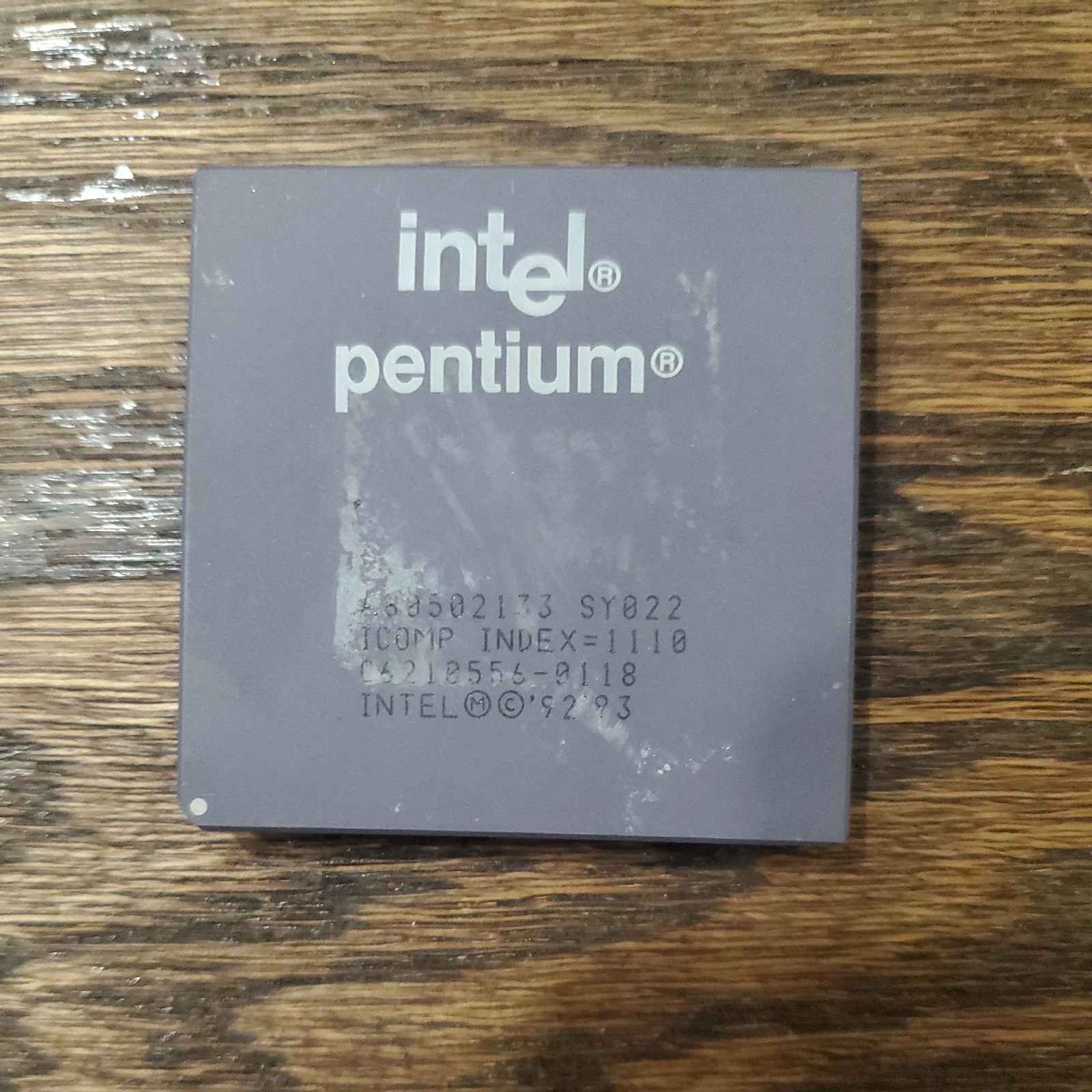 Intel Pentium 133 Ceramic Socket 7 Gold Pin CPU A80502-133 SY022