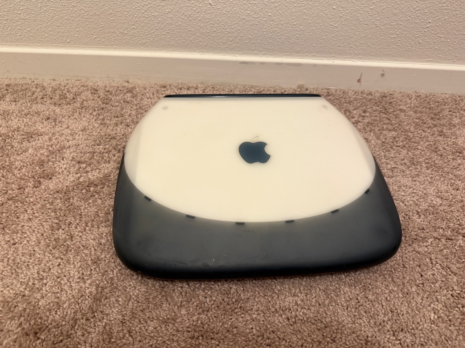 Apple iBook G3 Clamshell 466 MHz PowerPC