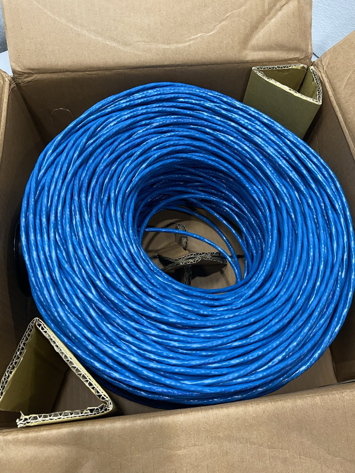 Startech Bulk Cat 6 Ethernet Cable-1000 ft, Solid, CMR-Rated, Blue, WIR6CMRBL