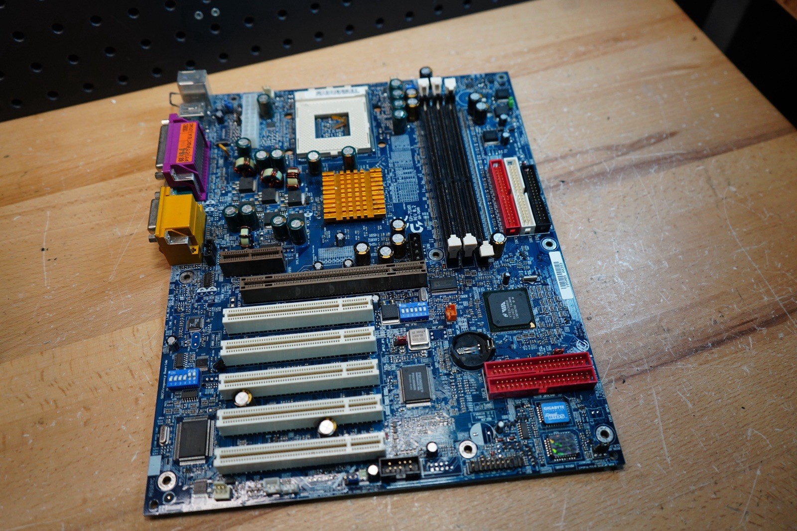 Gigabyte GA-7DXR REV 0.2 Motherboard