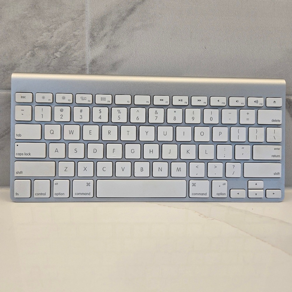 Genuine Apple Wireless Bluetooth Keyboard 11314 Mac Aluminum