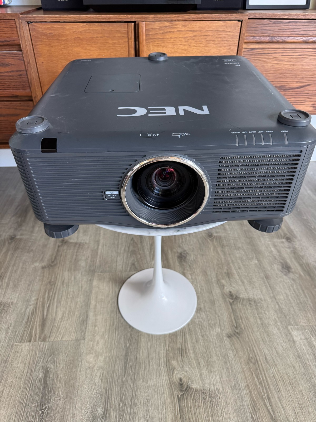 (working perfectly) NEC NP-PX700W DLP PROJECTOR - 7000 Lumens / 1100 hours
