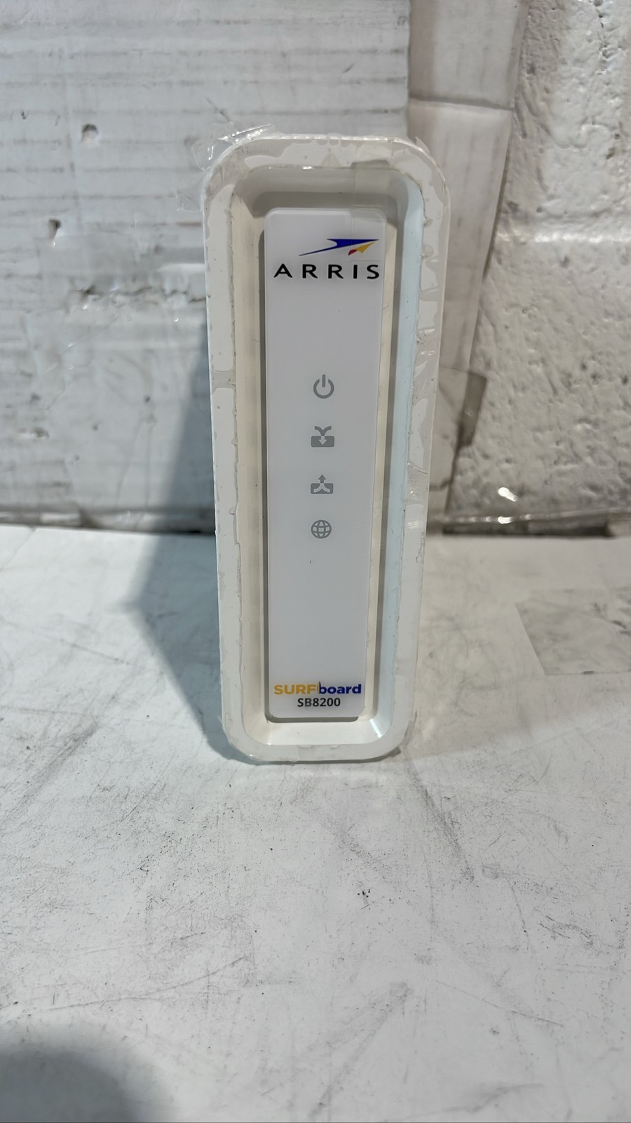 ARRIS SURFboard SB8200 DOCSIS 3.1 Cable Modem Dual Gigabit Ethernet