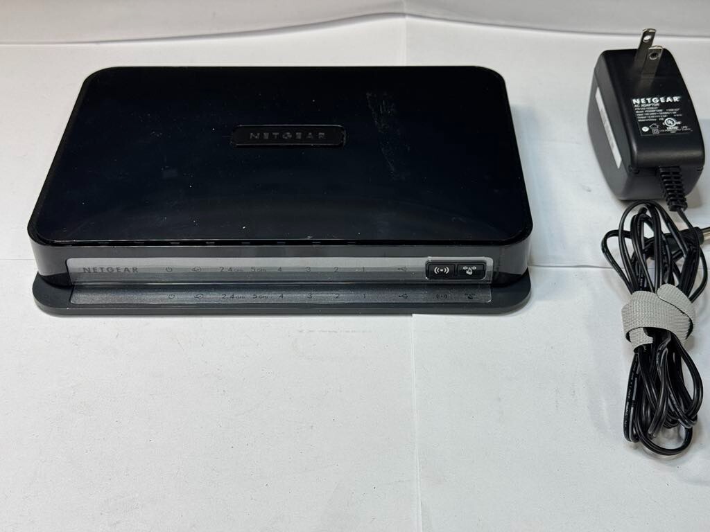 NETGEAR N750 Wireless Dual Band Gigabit Router WNDR4000