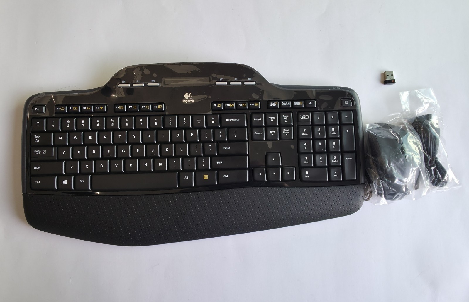 Logitech MK700/ MK710 Performance Wireless Keyboard and Mouse - No Box
