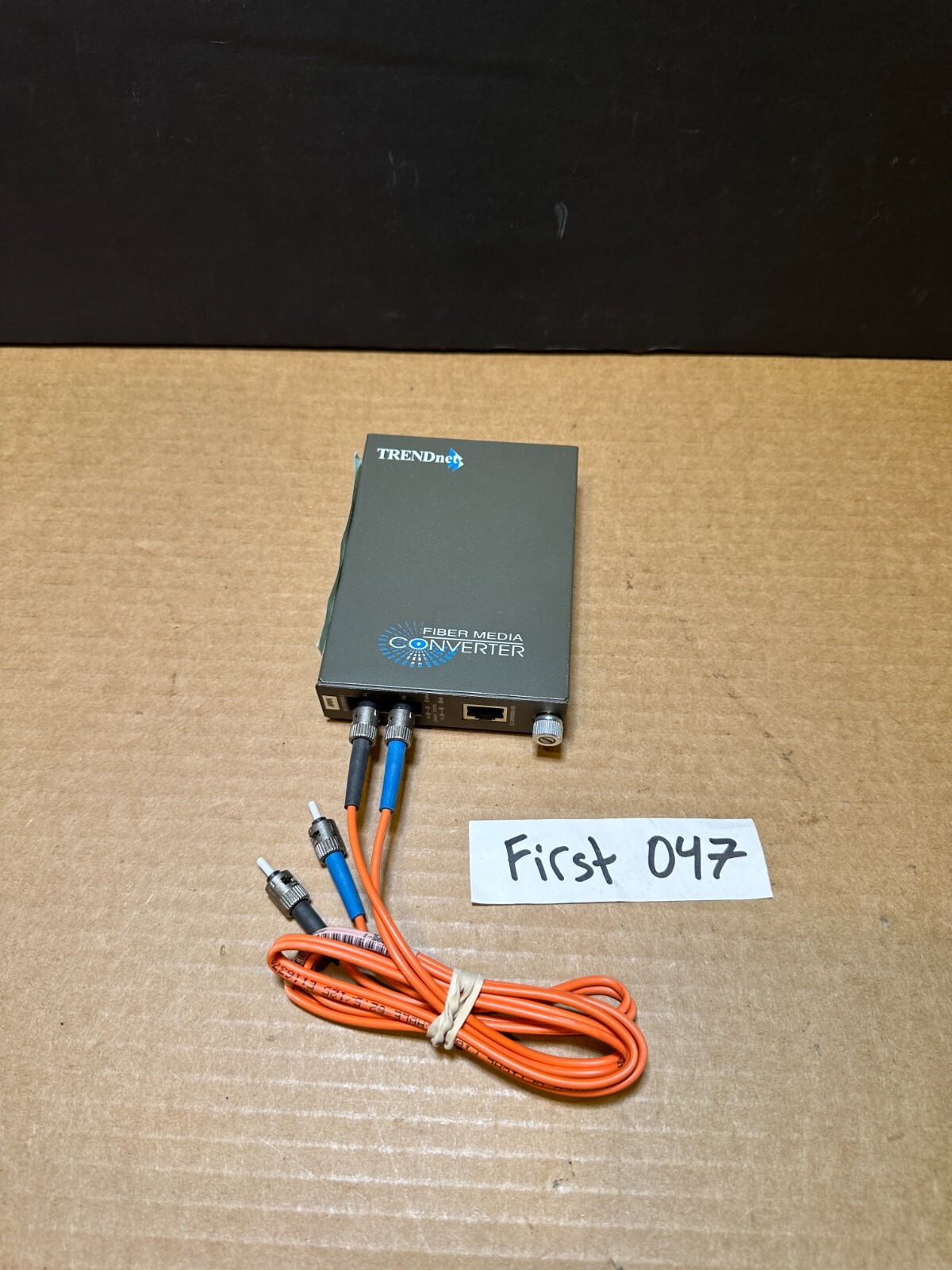 ONE TRENDNET Transreceiver Fiber Media Converter TFC-110MST
