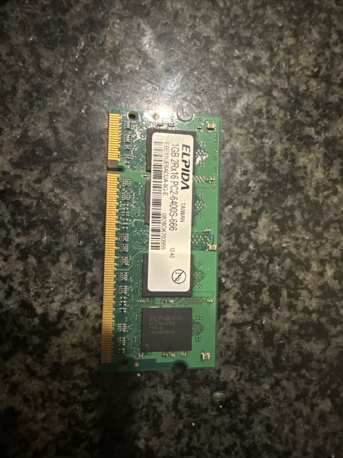 Elpida 1GB DDR2 SDRAM SO-DIMM 200-Pin PC2-6400S-666 RAM EBE11UE6ACUA-8G-E