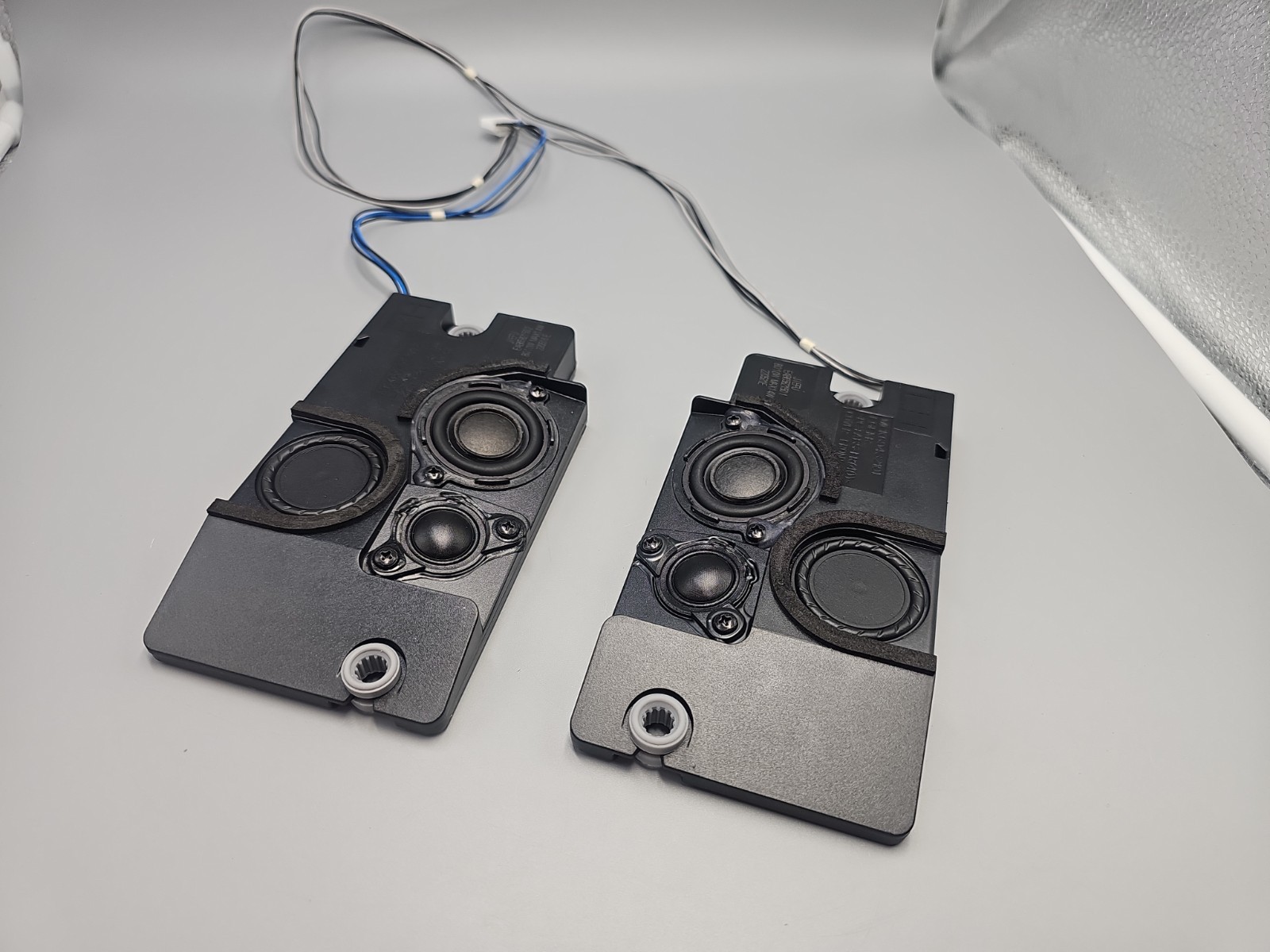 Original LG 40WP95C-W Monitor Left and Right Internal Speaker EAB65821501