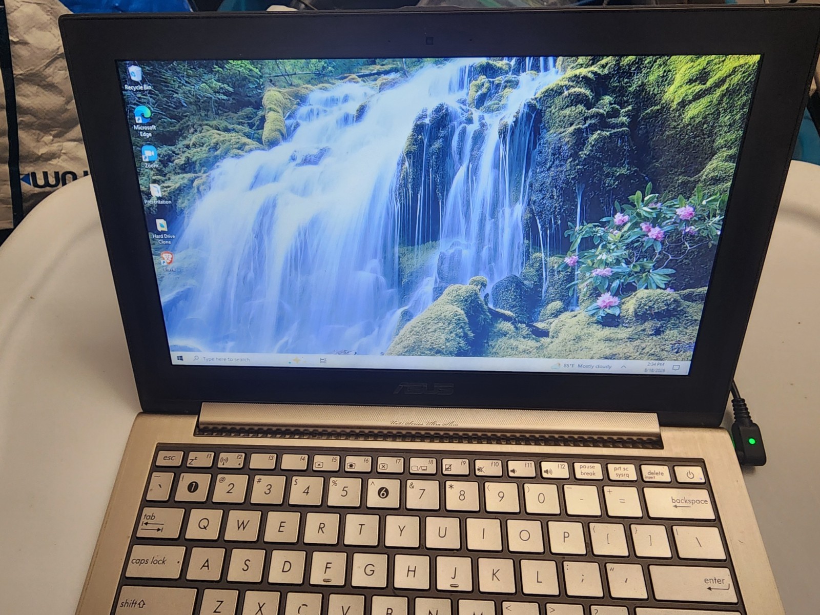 ASUS ZenBook UX21E 11.6" Laptop Intel Core i5 4GB RAM Ultrabook w/ AC Adapter