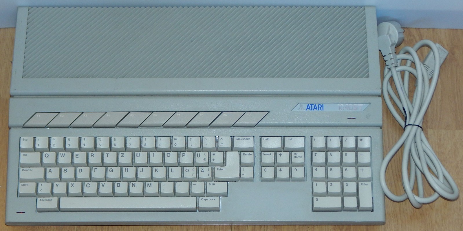 Atari ST 1040STF 1040 STF 1MB RAM TOS 1.00 First Edition German German Tested