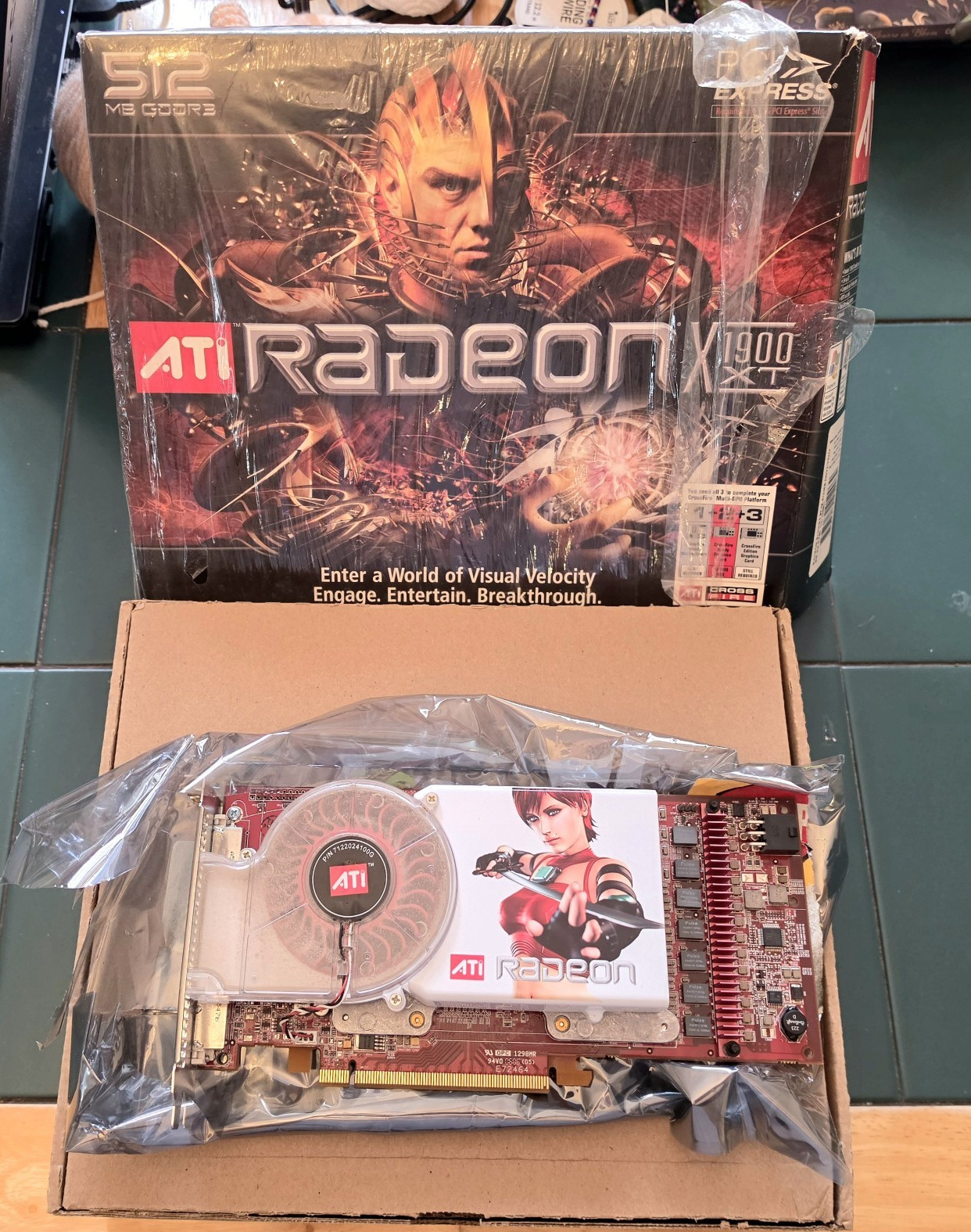 ATI Radeon X1900 XT 512MB GDDR3 PCIe x16 Complete W/Box And Accessories