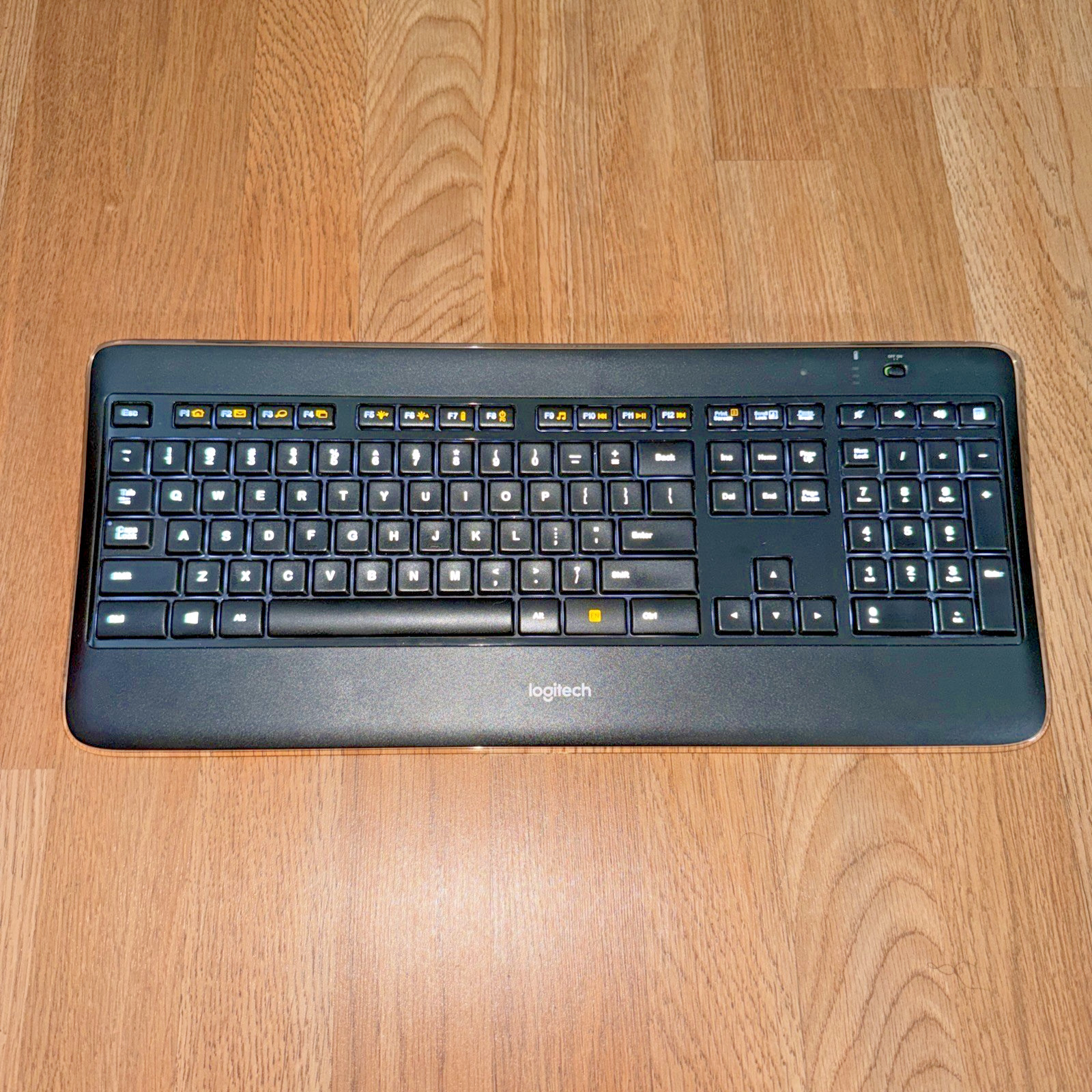 Logitech K800 Y-R0065 Illuminated Wireless Keyboard Backlit NO USB Receiver