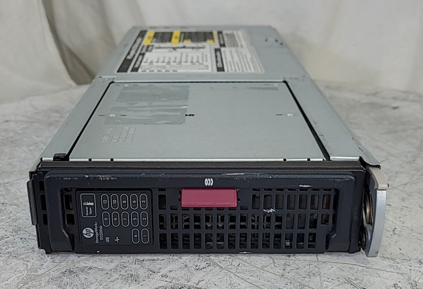HP StorageWorks D2200sb AP880A Storage Blade 2.5"x12 SEE NOTES