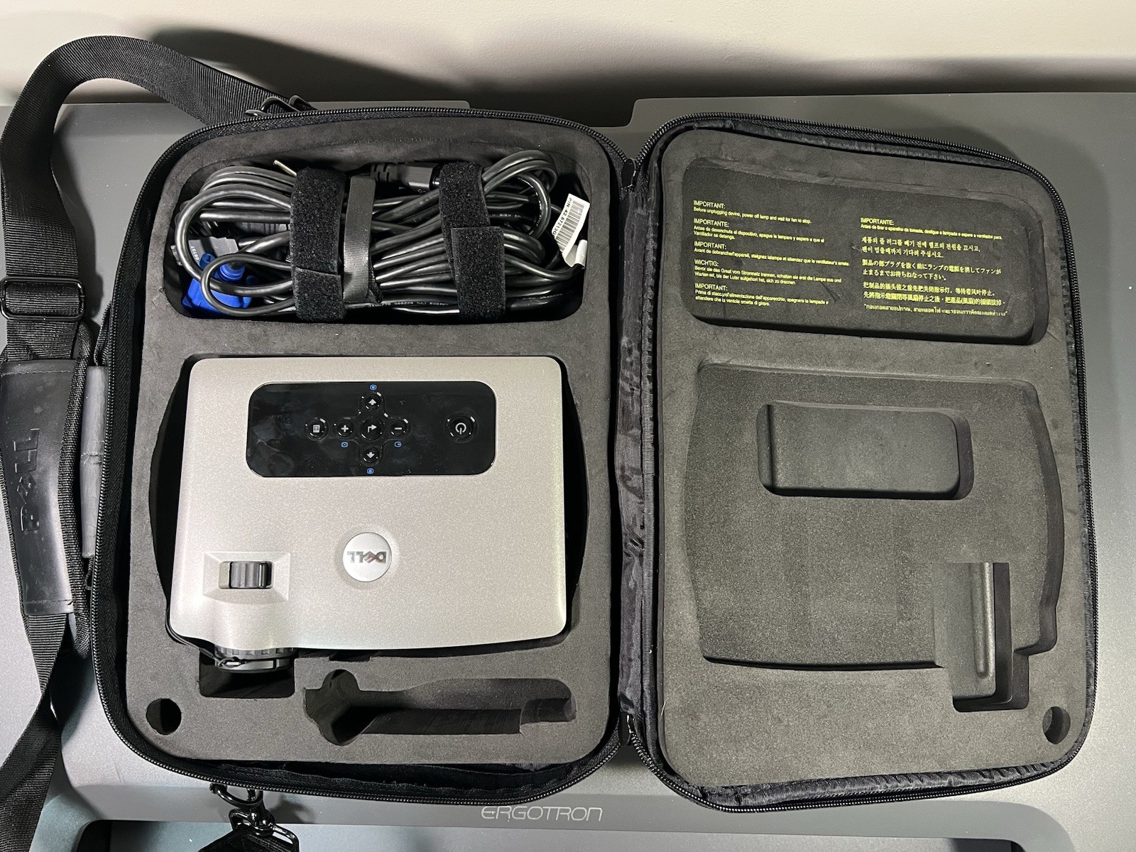 Dell 3400MP DLP Portable Projector with Case - Tested; Functions As Designed