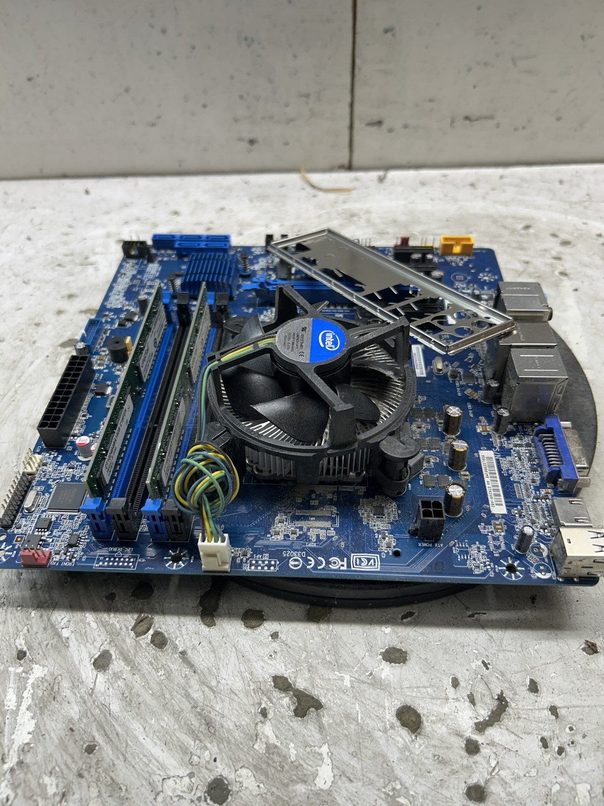 Intel Desktop Board DH87RL Intel Core i5-4440 3.10GHz 16GB Ram
