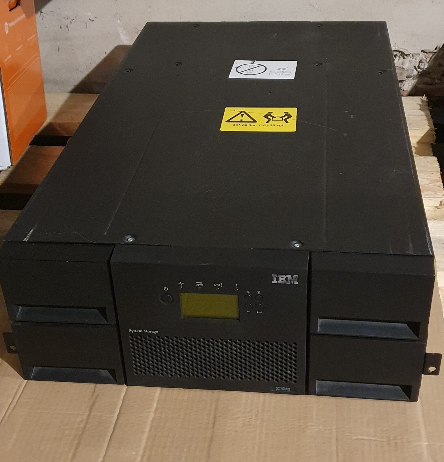 IBM System Storage 3573 Tape Library Model L3H