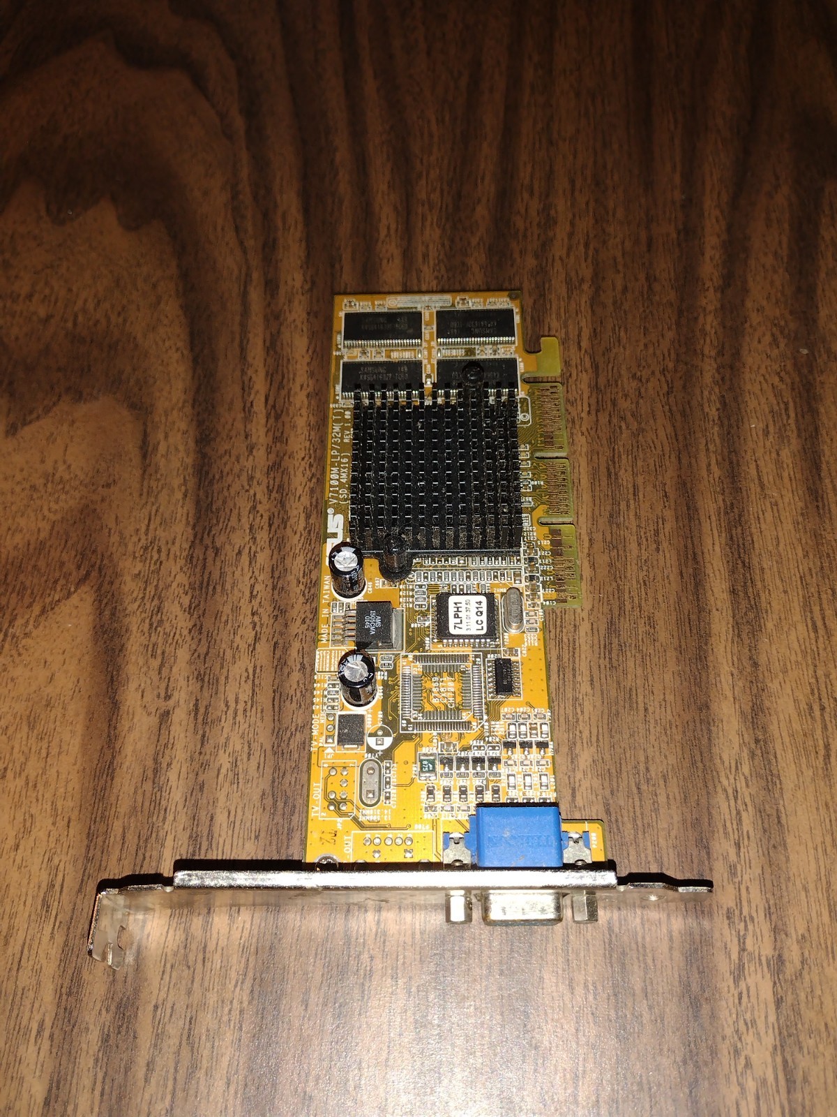 ASUS V7100M AGP 32MB