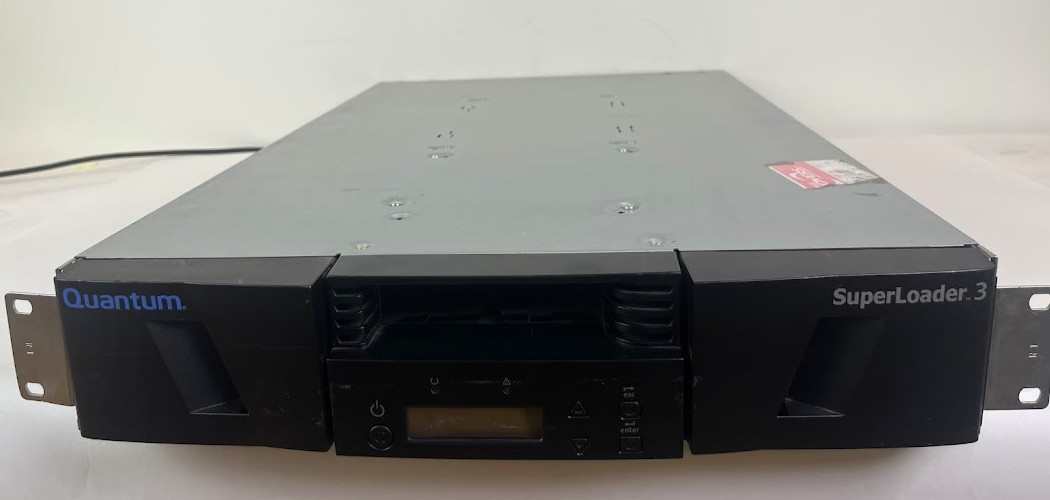 Quantum SuperLoader 3 L700 2U Tape Autoloader LTO-3 SAS Drive 16-Slot