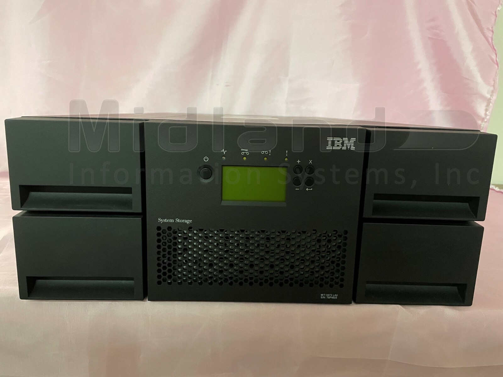 IBM TS3200 Tape Library 6173-4UL no drives/can add