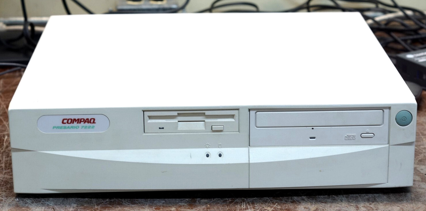 Vintage Compaq Presario 7222 Computer - Boots to Windows 98