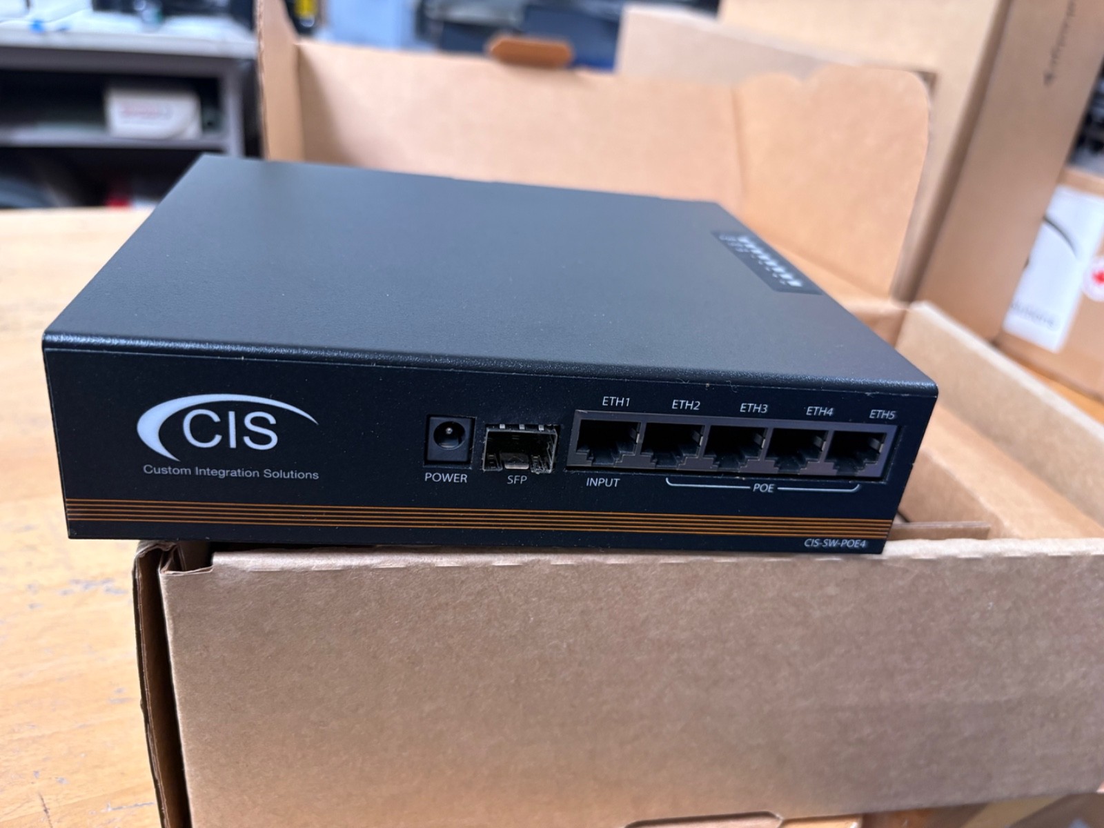 Custom Integration Solutions  COS-SW-PoE4 Switch