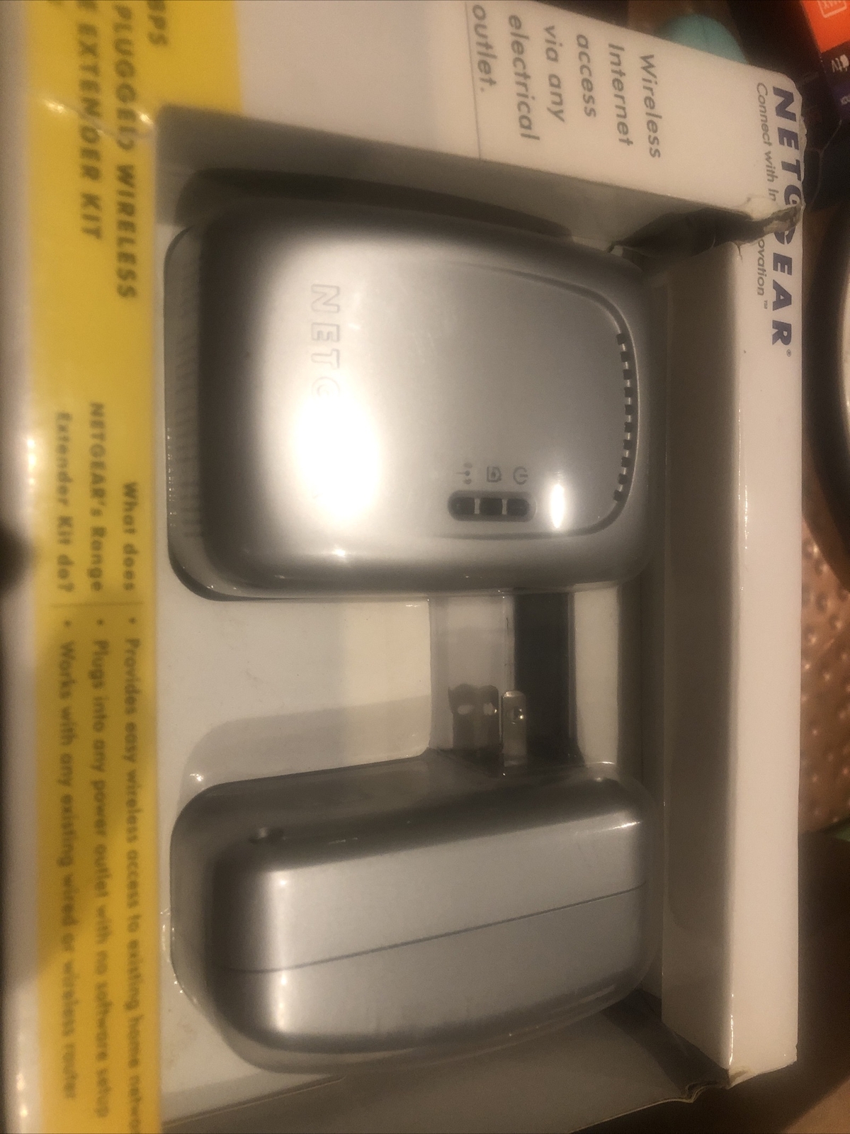 Netgear Wall Plugged Wireless Range Extender Kit 54 Mpbs WGXB102 