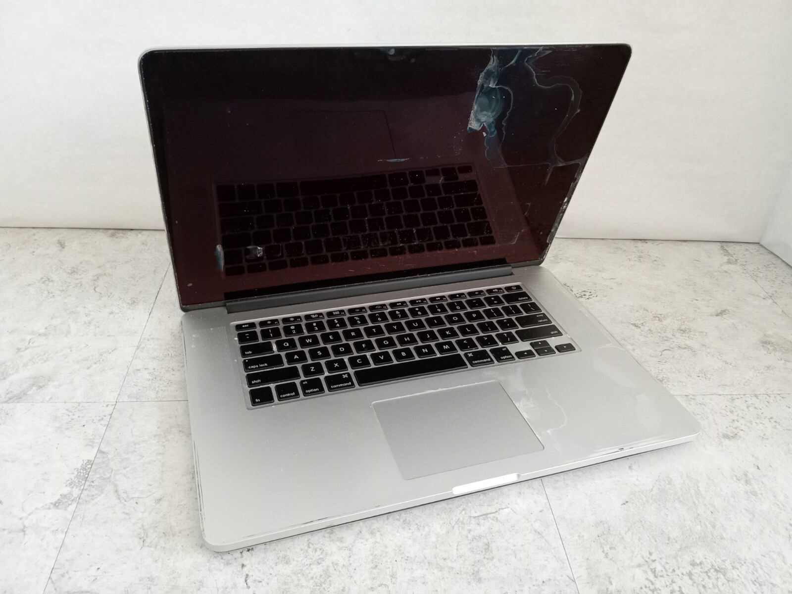 Apple MacBook Pro 15" Retina A1398 2014 i7 2.2GHz - LIQUID DAMAGE / CRACKED -RR