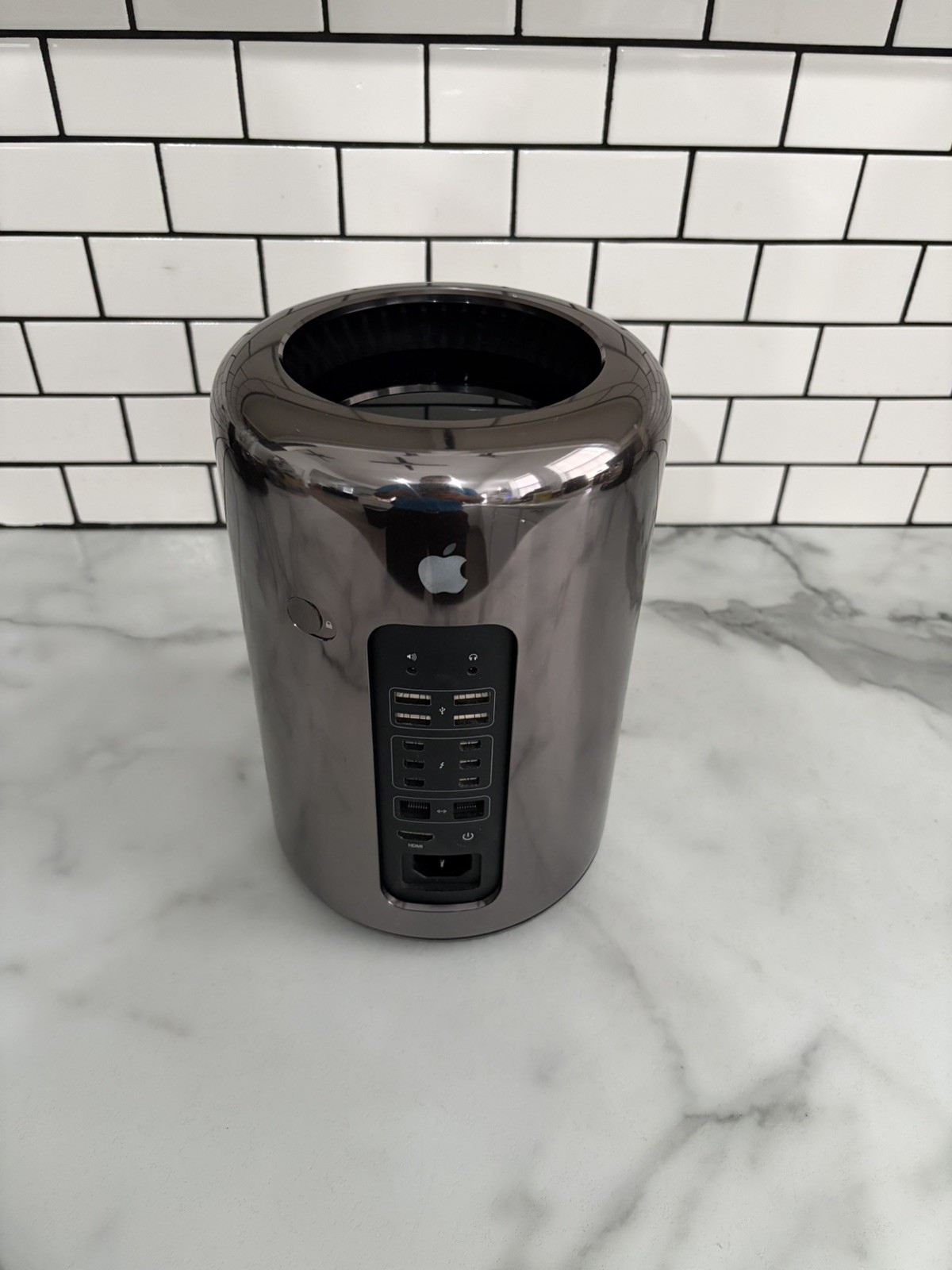 Apple Mac Pro 2013 A1481 6 Core Xeon E5 3.5GHz 16GB RAM 256GB SSD D300x2 -Tested