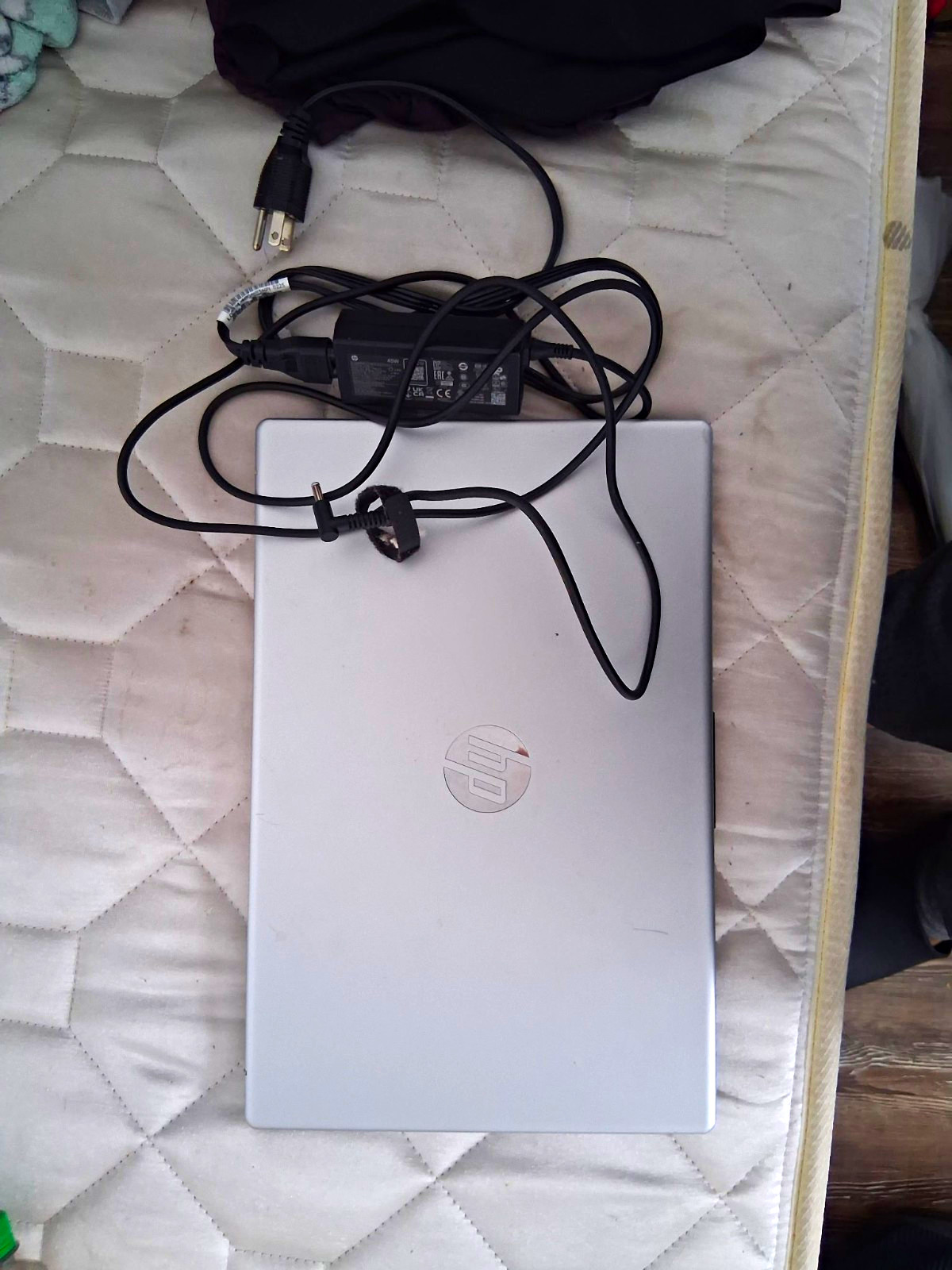 HP 15.6in Silver Laptop Notebook Intel Processor Windows 11 w/ Charger