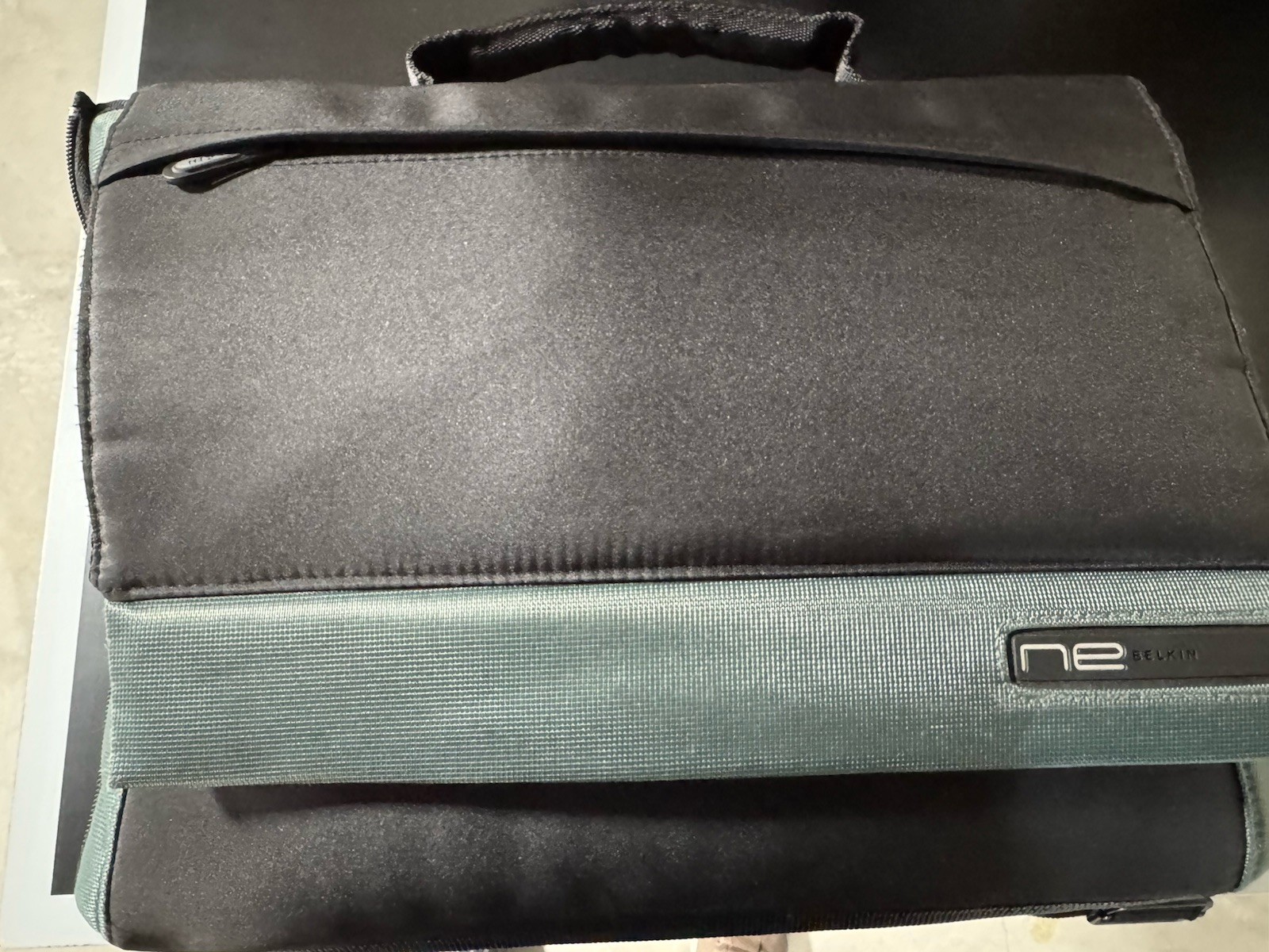 Belkin NE Laptop Notebook PC Bag With Thick Padded Multiple Compartments