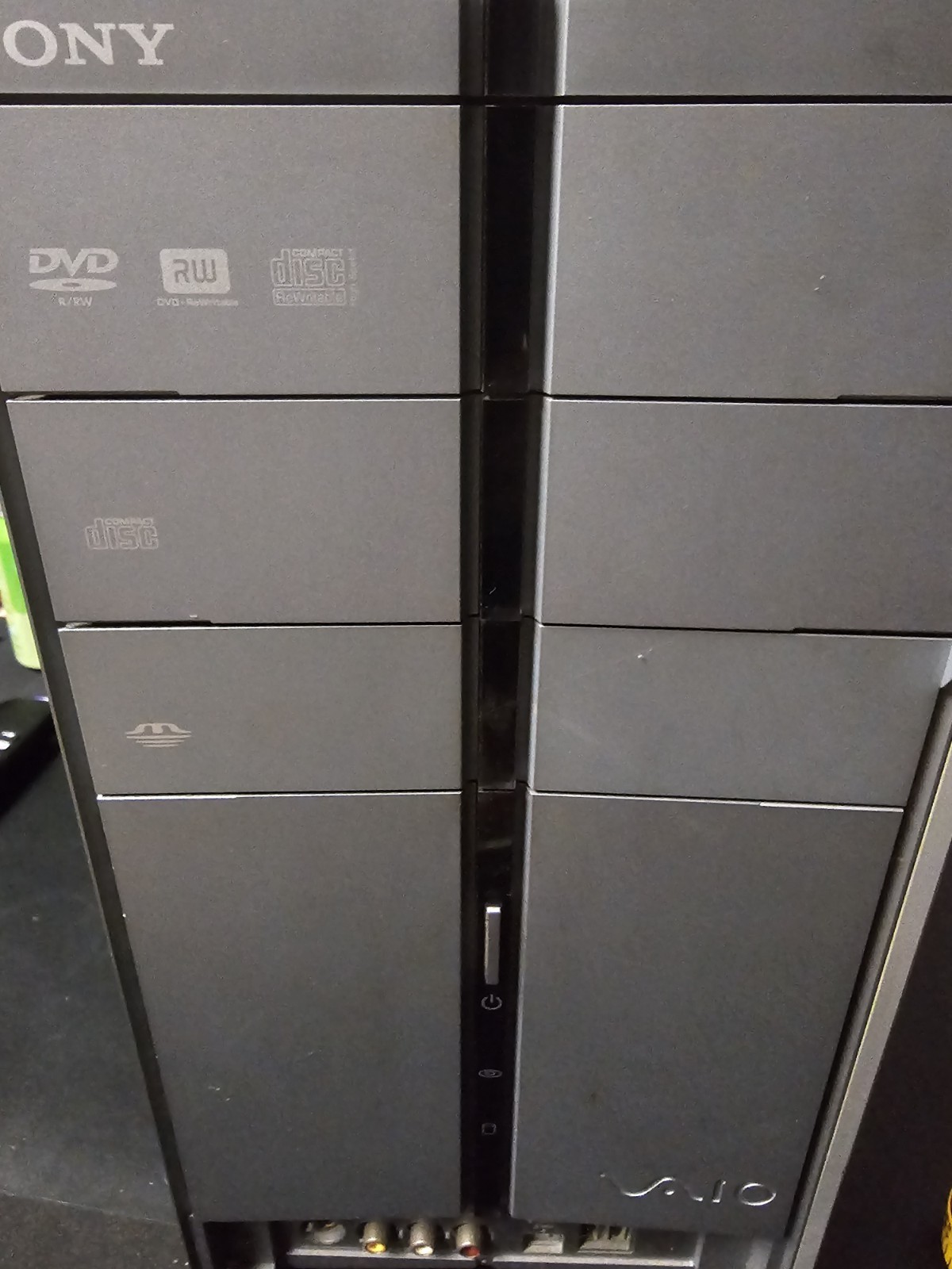 Sony VAIO PCV-RZ24G Desktop Pentium Windows XP DVD-RW USB VGA no HDD or RAM