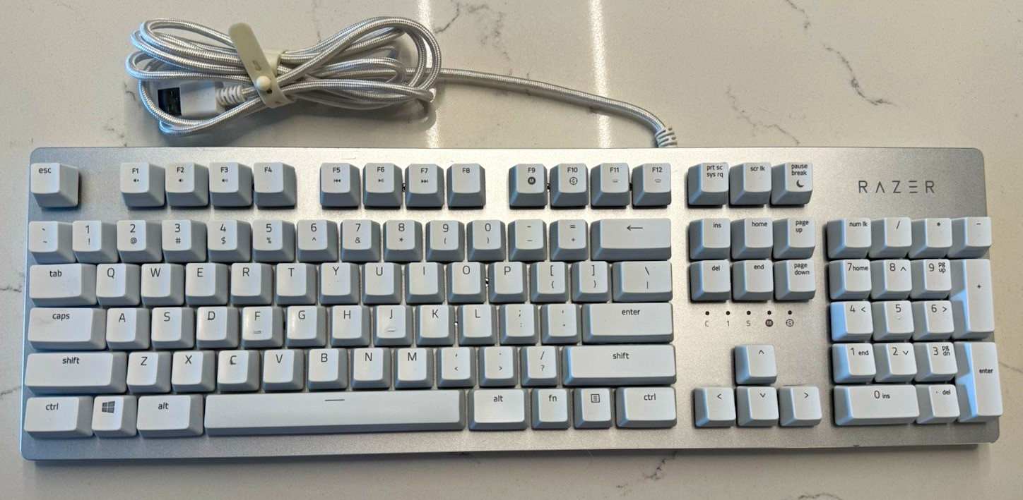 Razer Huntsman Mercury White RZ03-02521900-R3M1 RGB Gaming Keyboard Tested