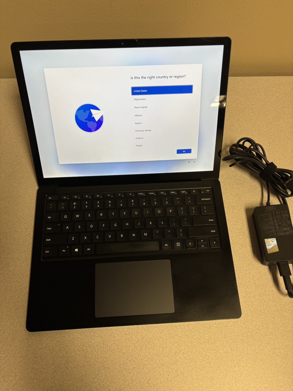 Microsoft Surface Laptop 3 13.5" Touch Intel i7 16GB 512 SSD  Win 11 pro- Black