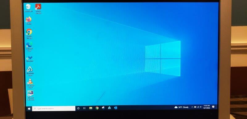 View Sonic VG910s Slim-Bezel LCD + VGA & DVI Cables