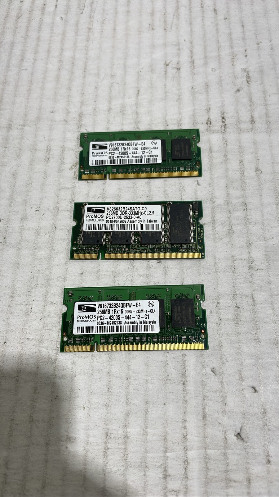 ProMOS 256MB DDR/DDR2 SO-DIMM V916732B24QBFW-E4 V826632B24SATG-C0 Lot Of 3