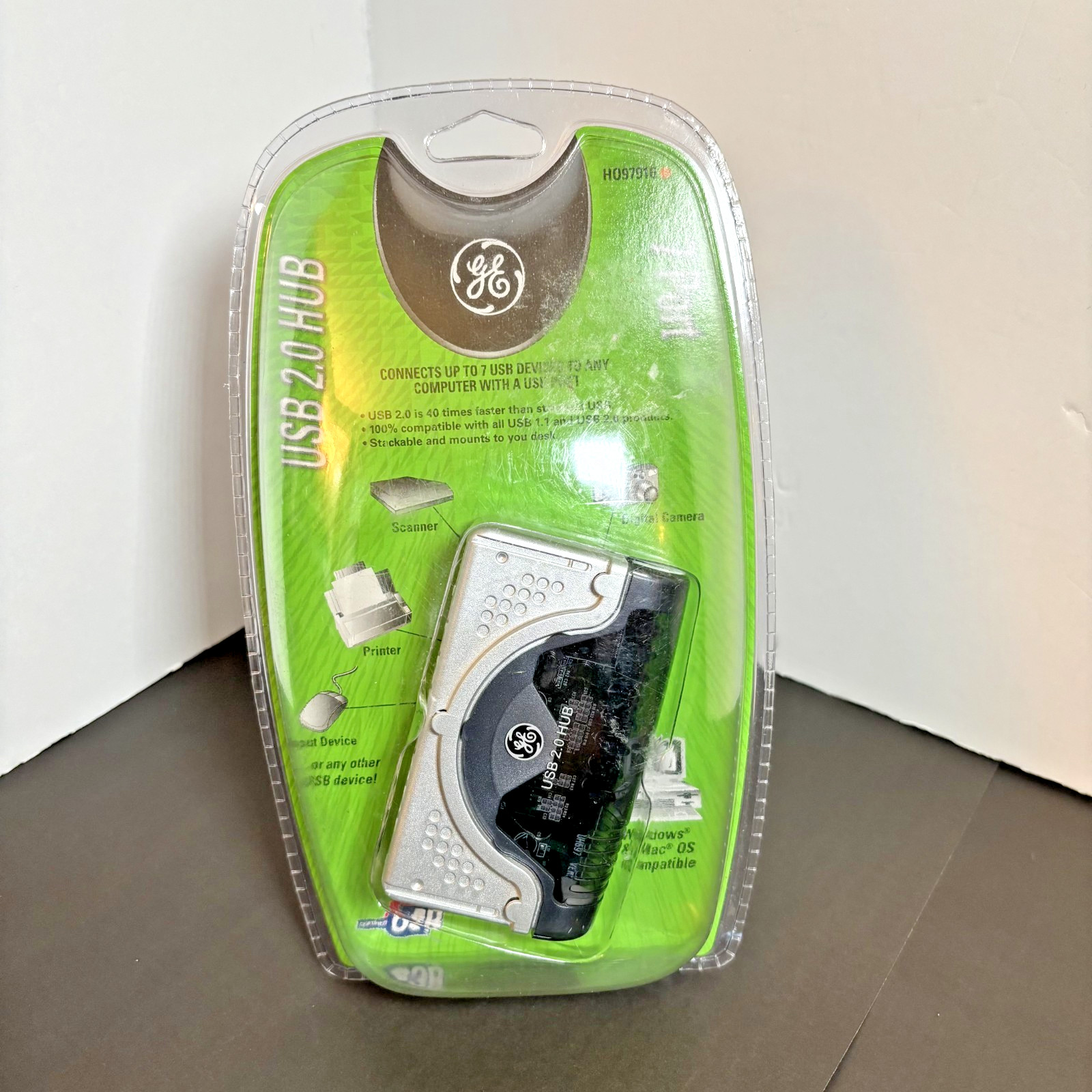 GE USB 2.0 Hub 7 Port High Speed Stackable Desktop Mount NIP