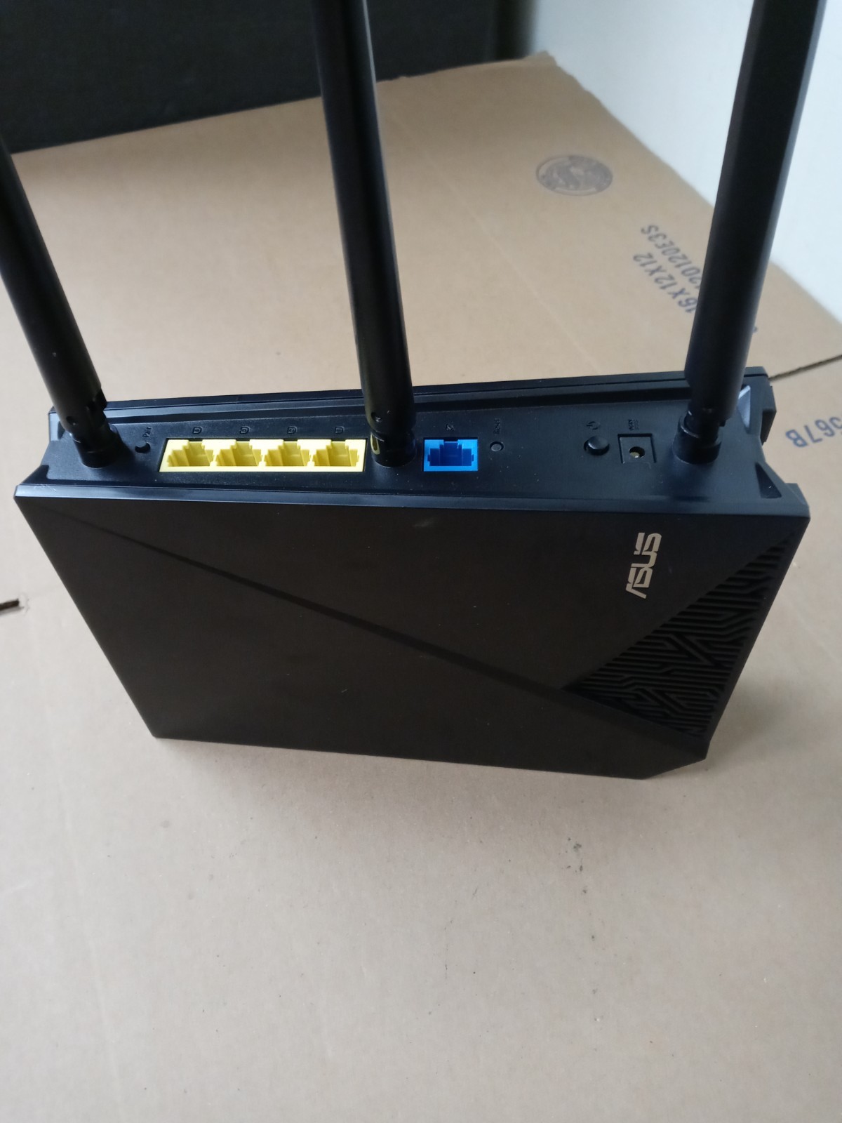 ASUS Dual-Band WiFi  Range Extender AiMesh Extender (RP-AC1900) NO adapter