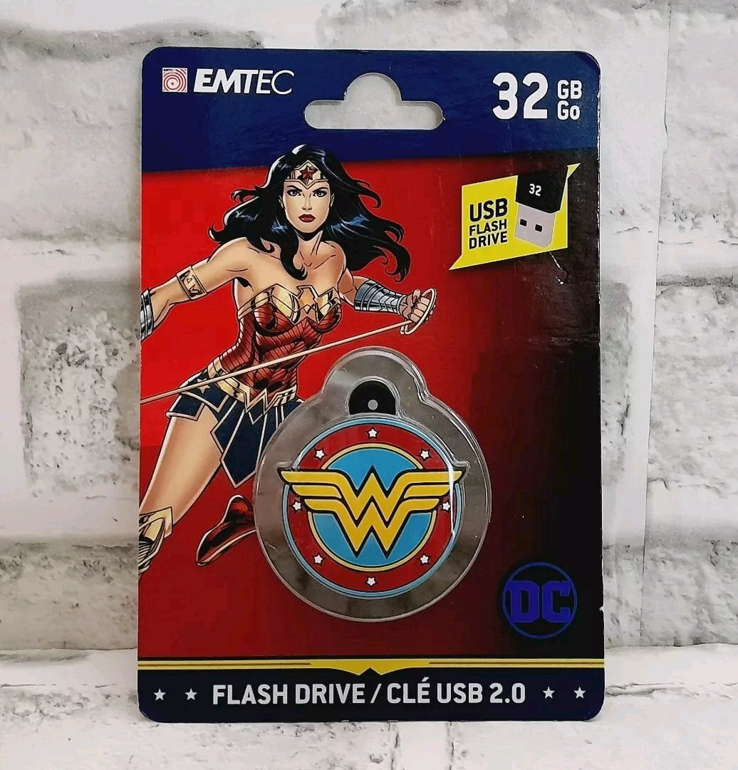 Wonder Woman 32GB Flash Drive