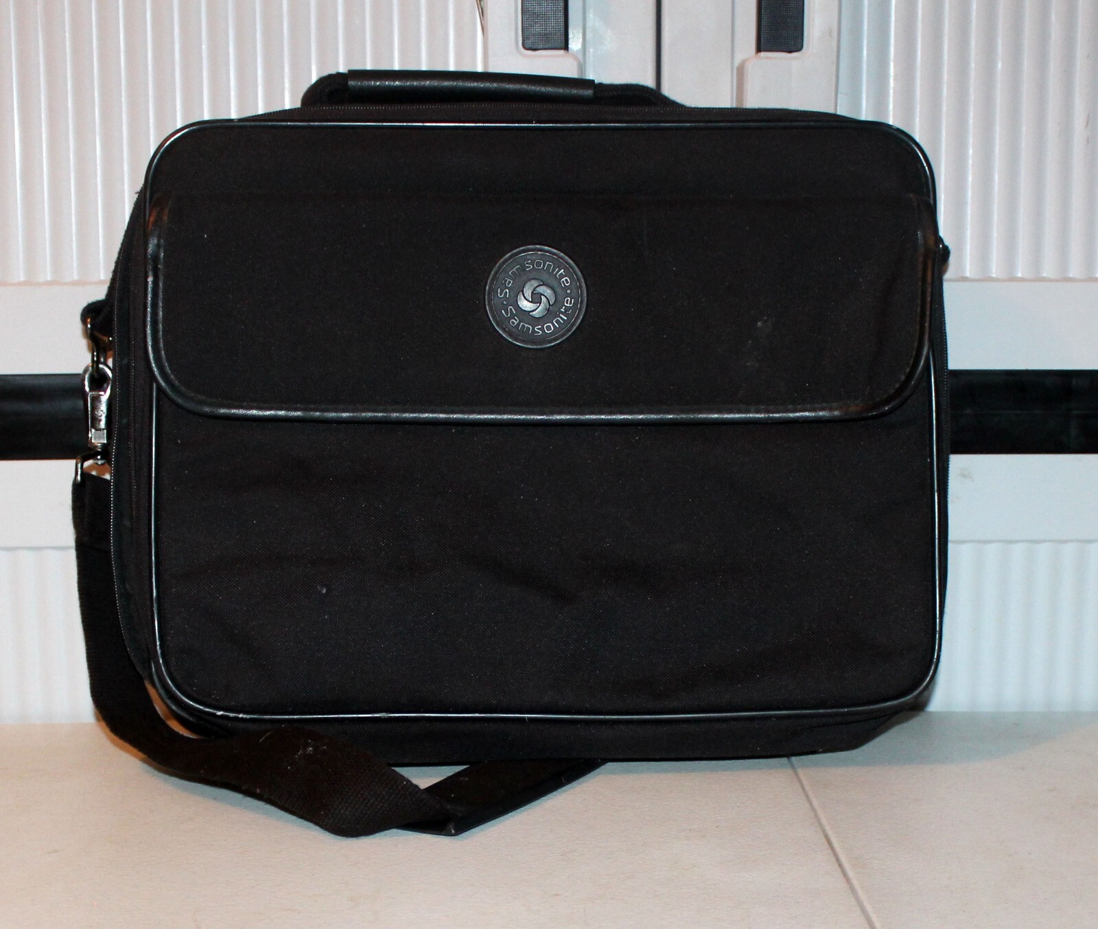 Samsonite Guardian Series Padded Laptop Computer Case Black Canvas Zipper