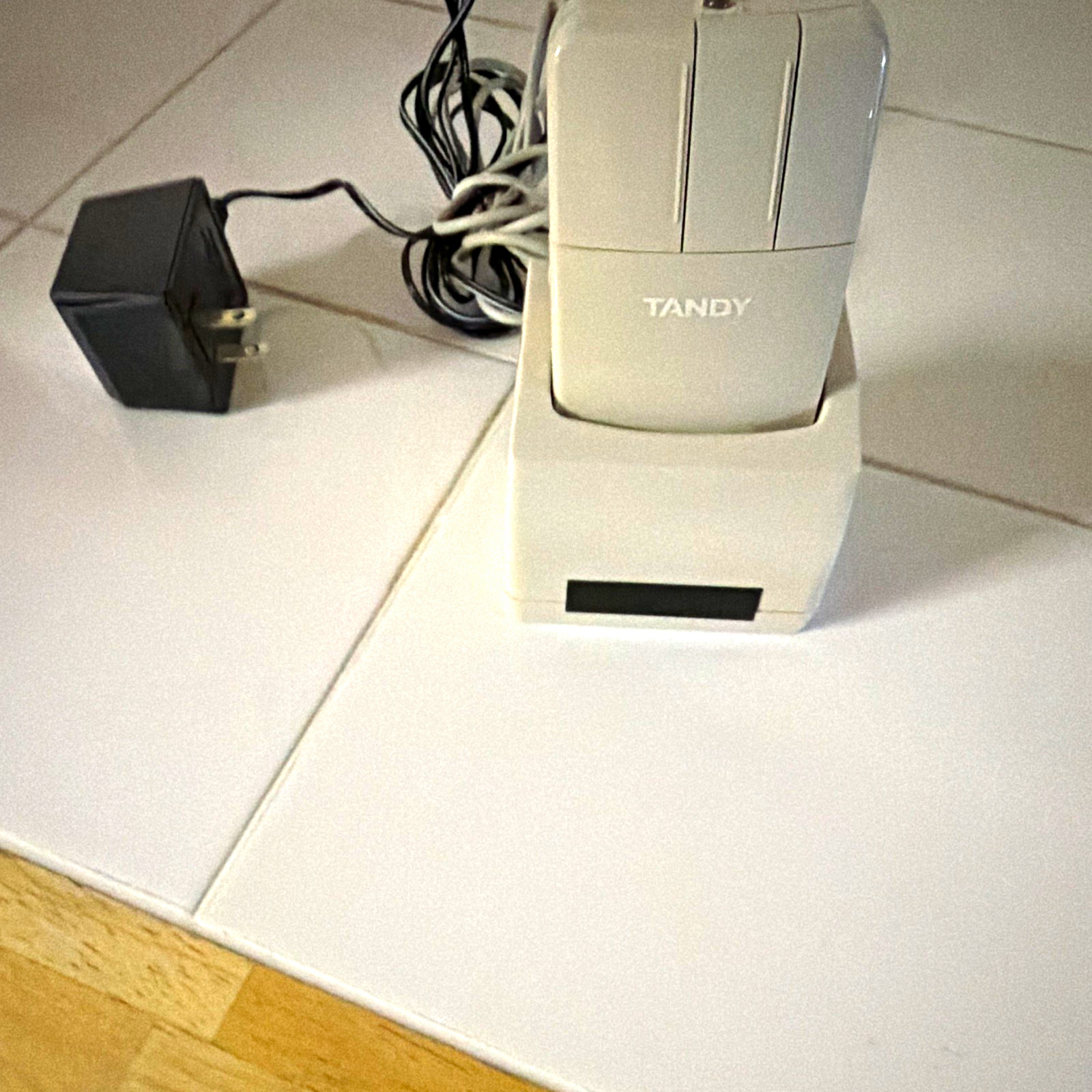 Tandy 25-2006 Cordless Wireless Mechanical 2-Button Mouse, Gray