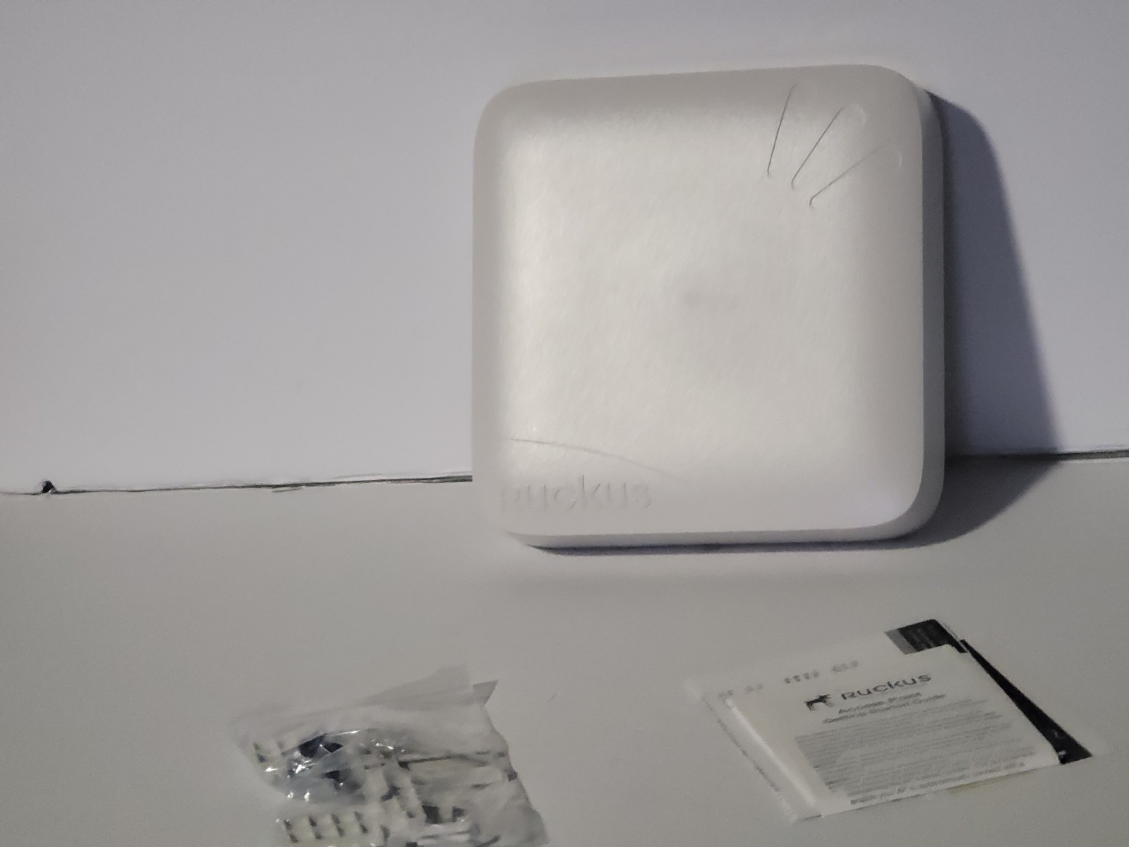 Ruckus ZoneFlex R700 Dual Band Wireless Access Point AMZ-R700-US20